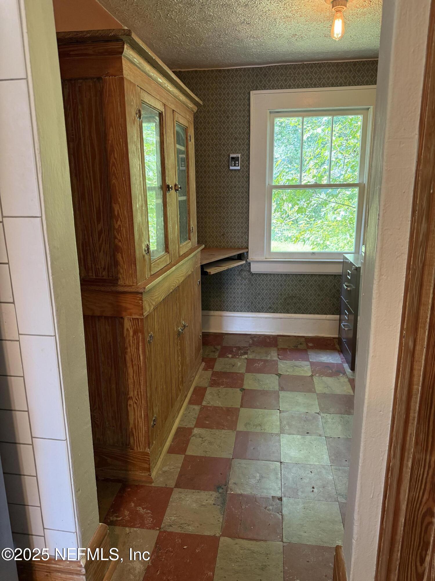 4713 KINGSBURY Street