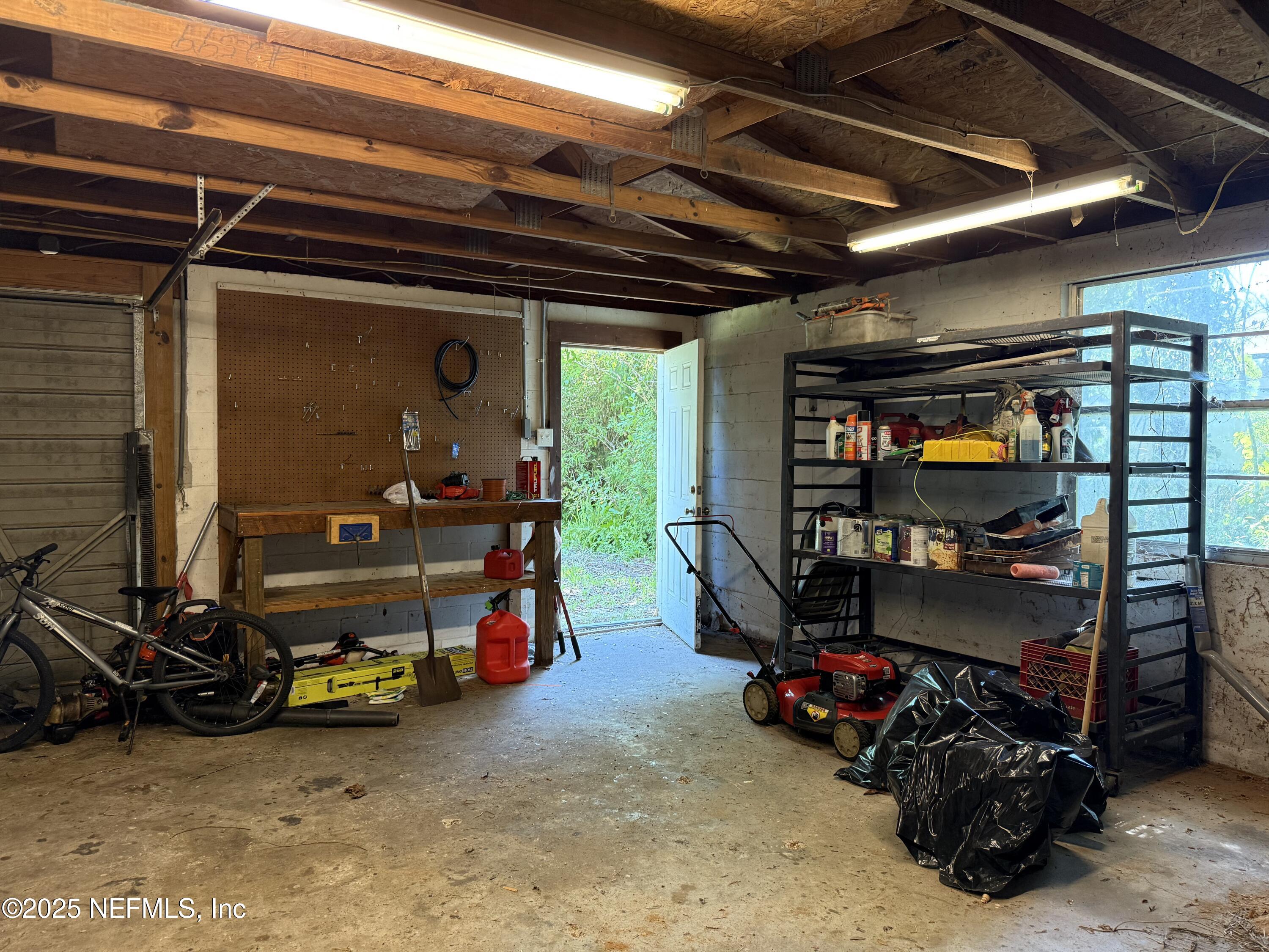 4713 KINGSBURY Street