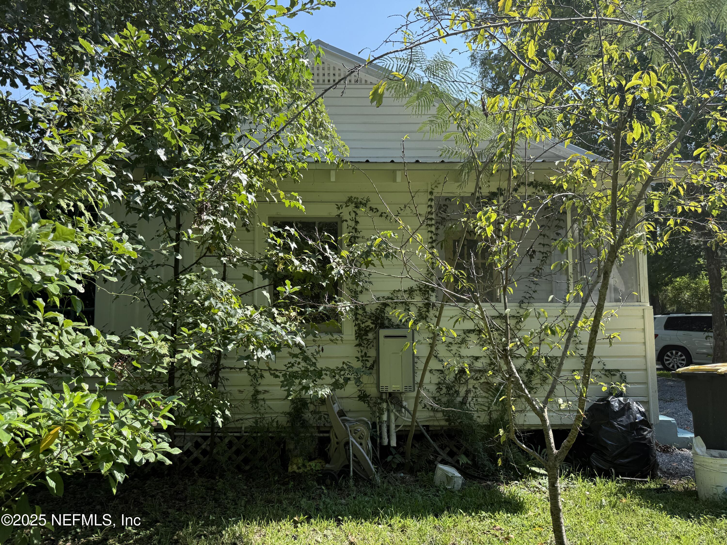 4713 KINGSBURY Street