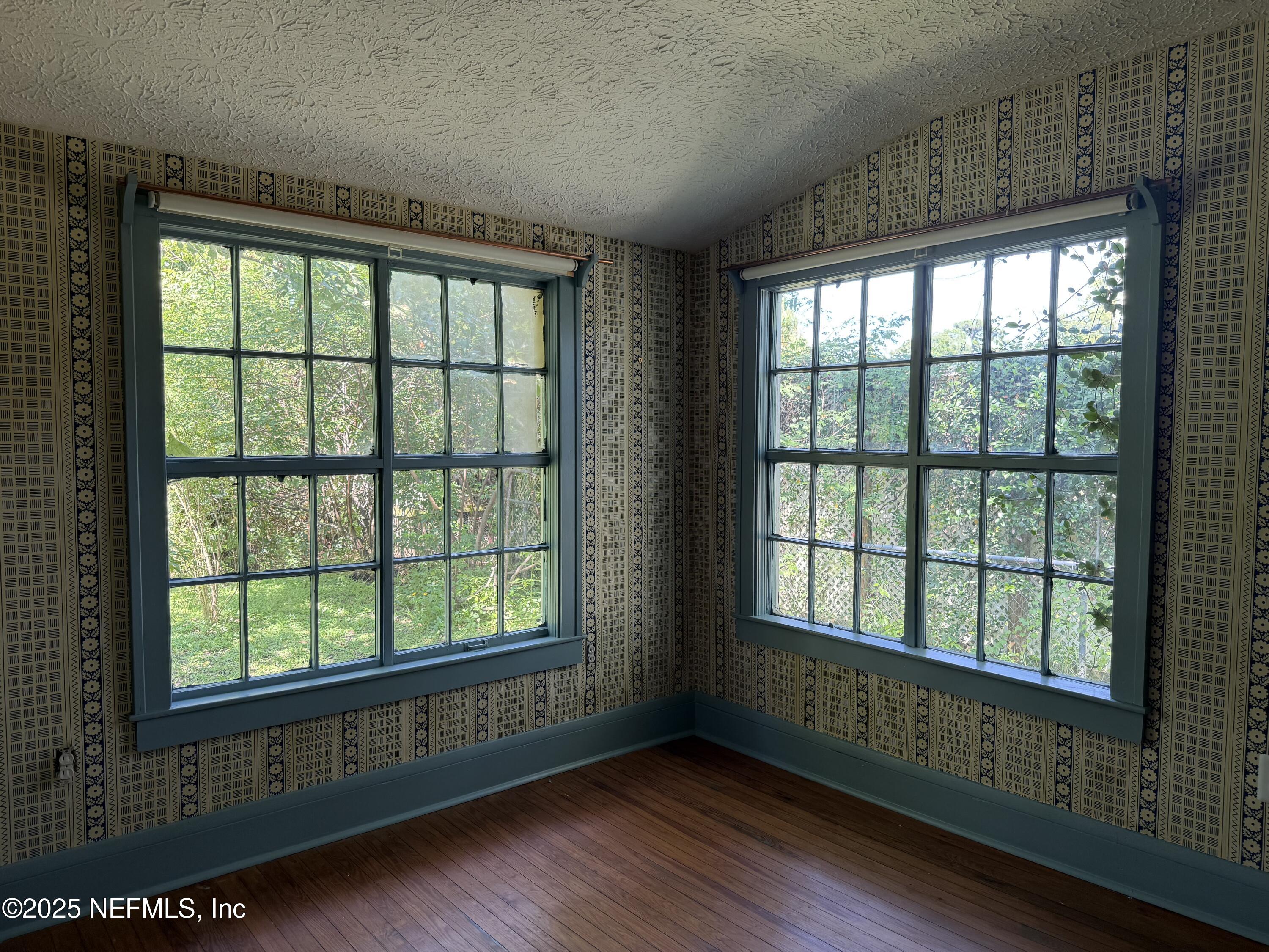 4713 KINGSBURY Street