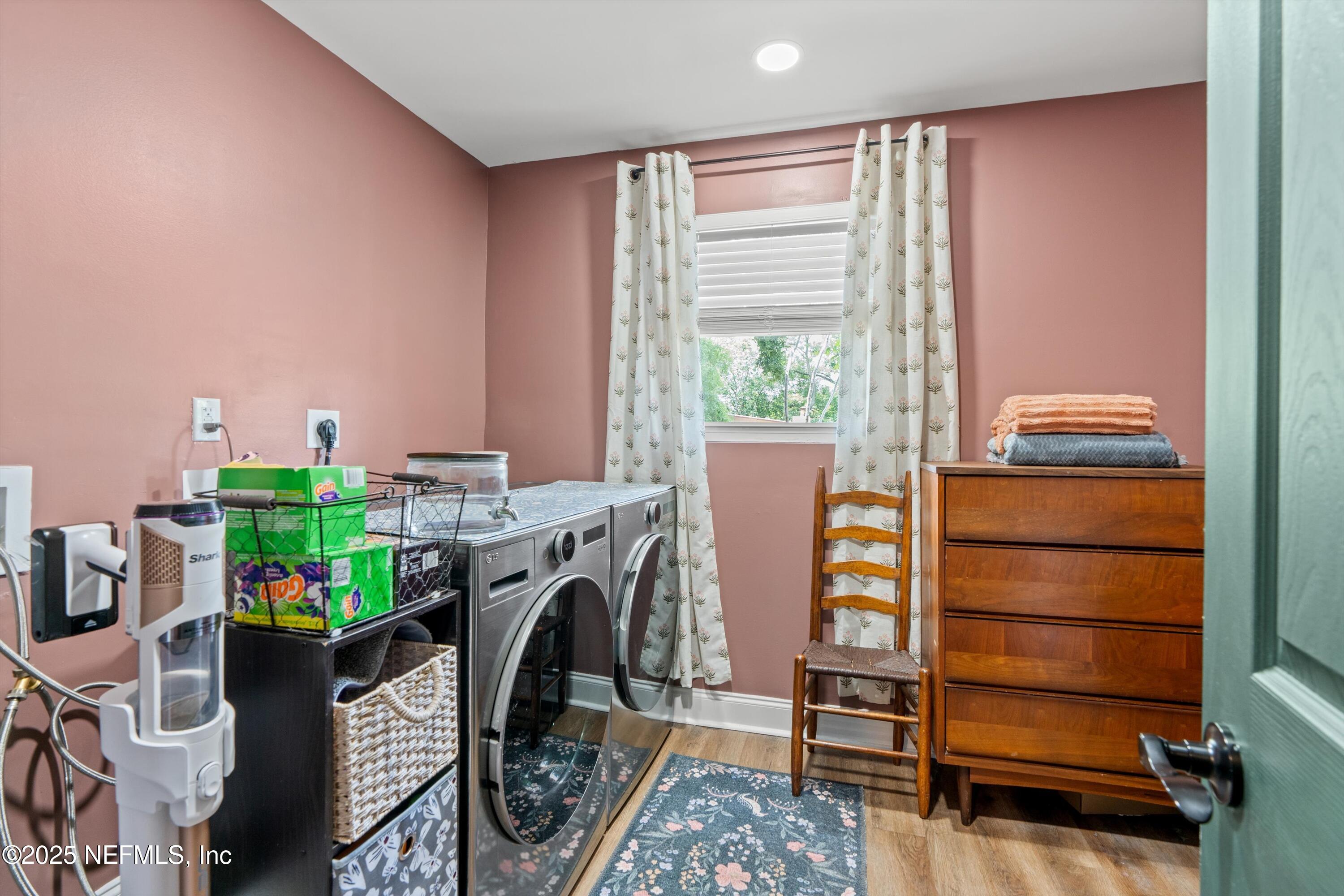 6837 TOM THUMB Drive