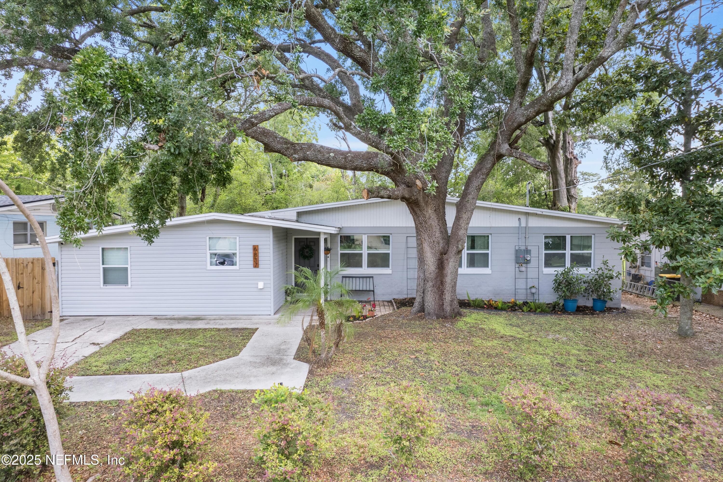 6837 TOM THUMB Drive