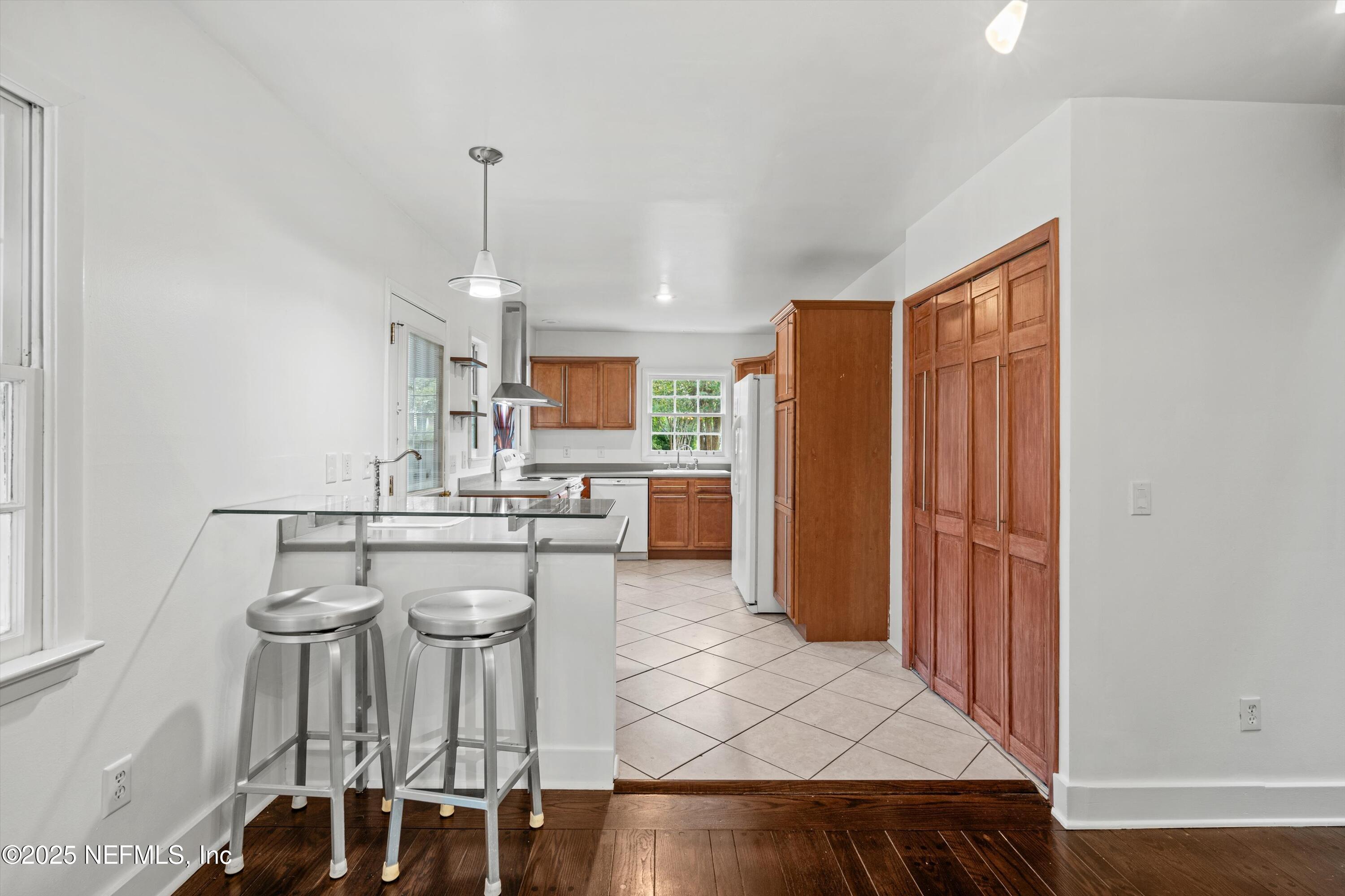 2226 LAUREL GROVE Lane