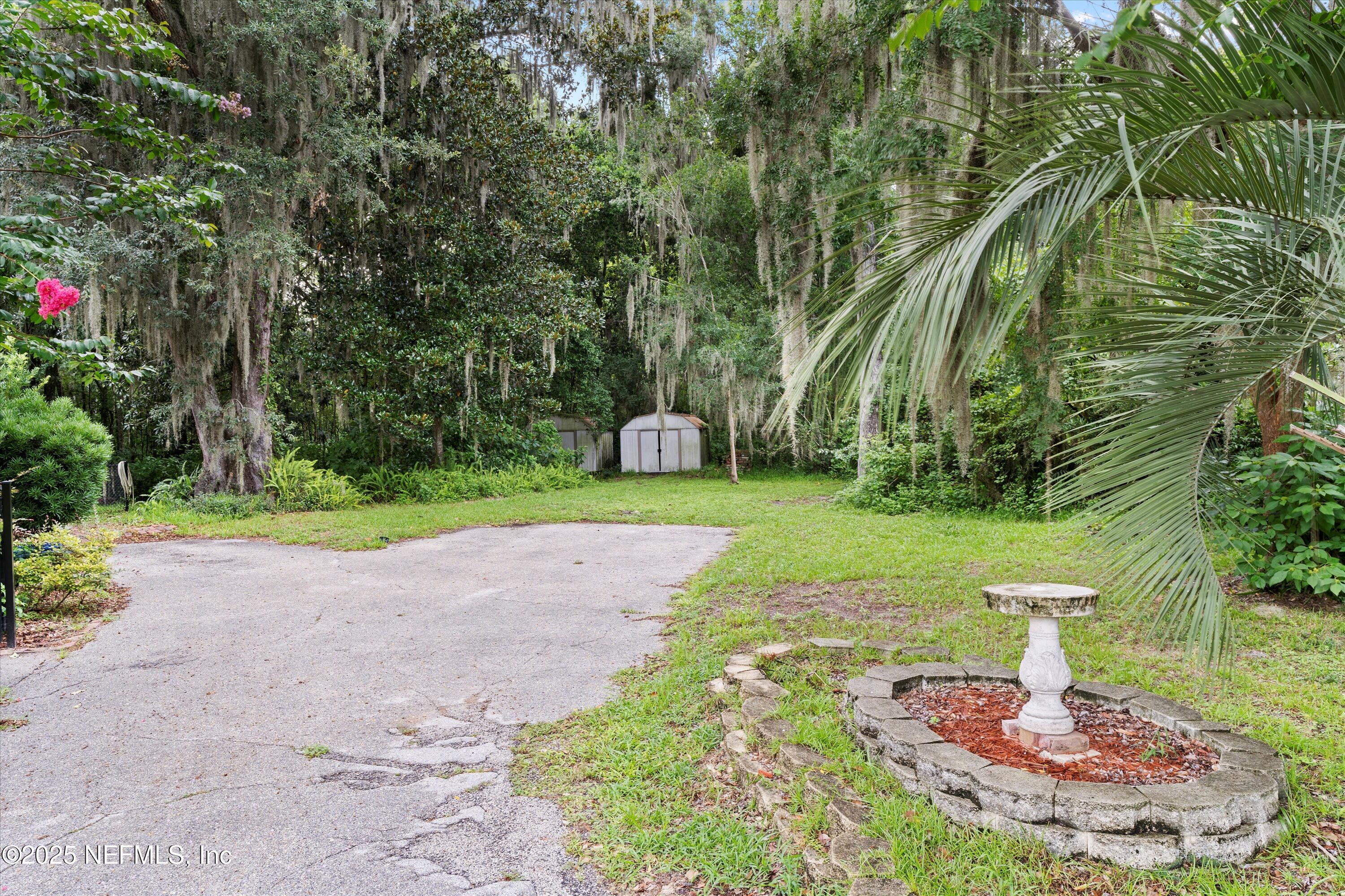 2226 LAUREL GROVE Lane