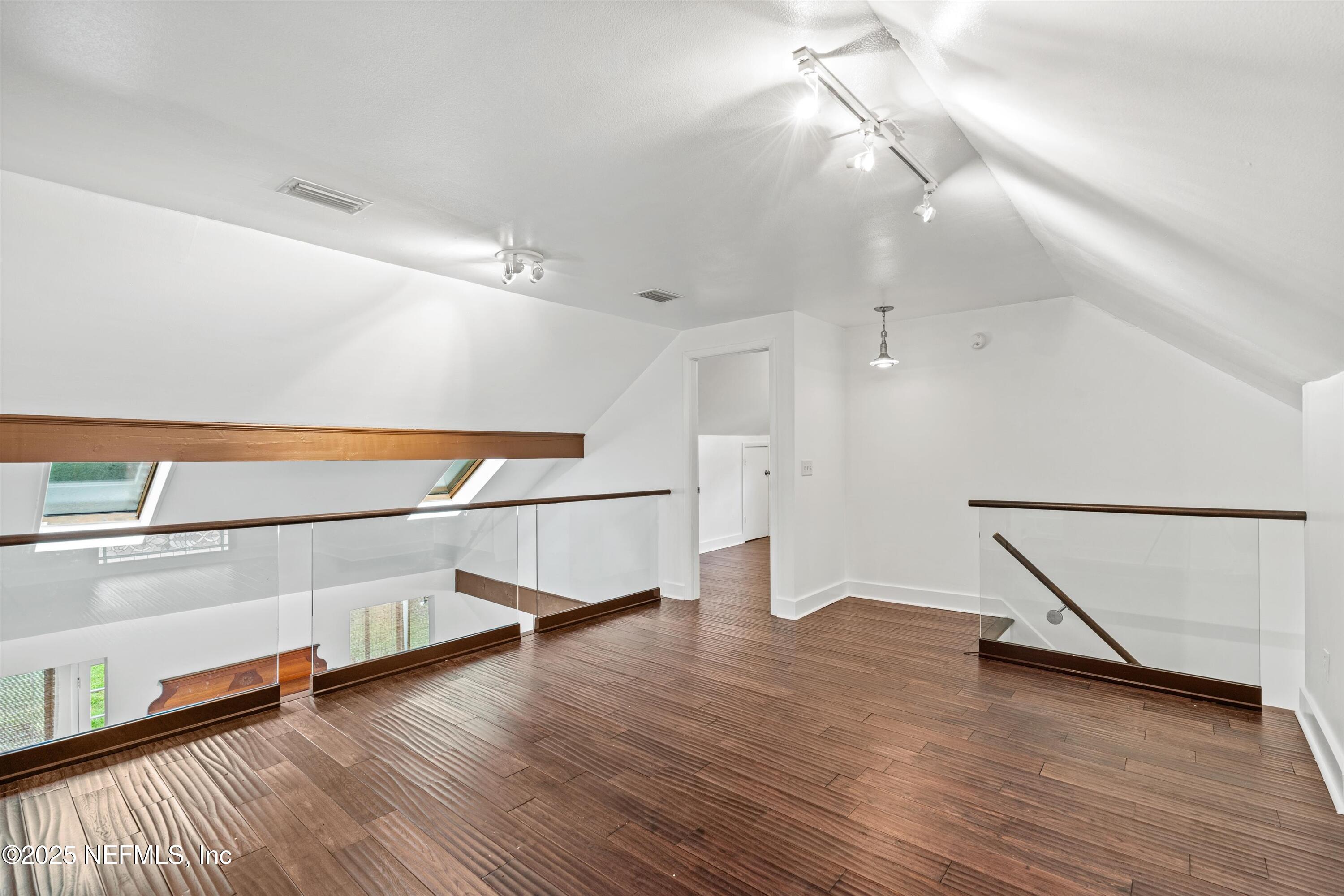 2226 LAUREL GROVE Lane