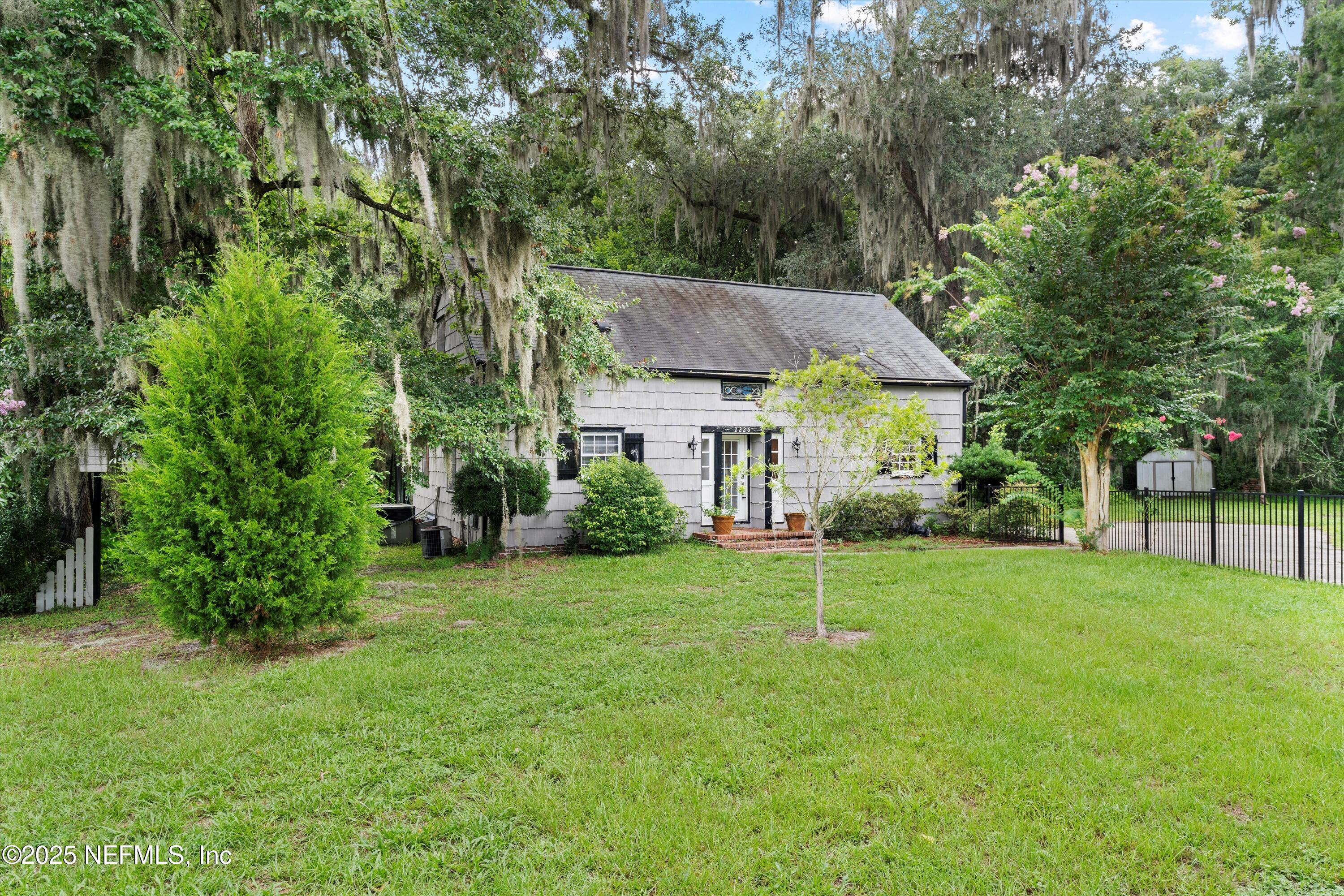 2226 LAUREL GROVE Lane