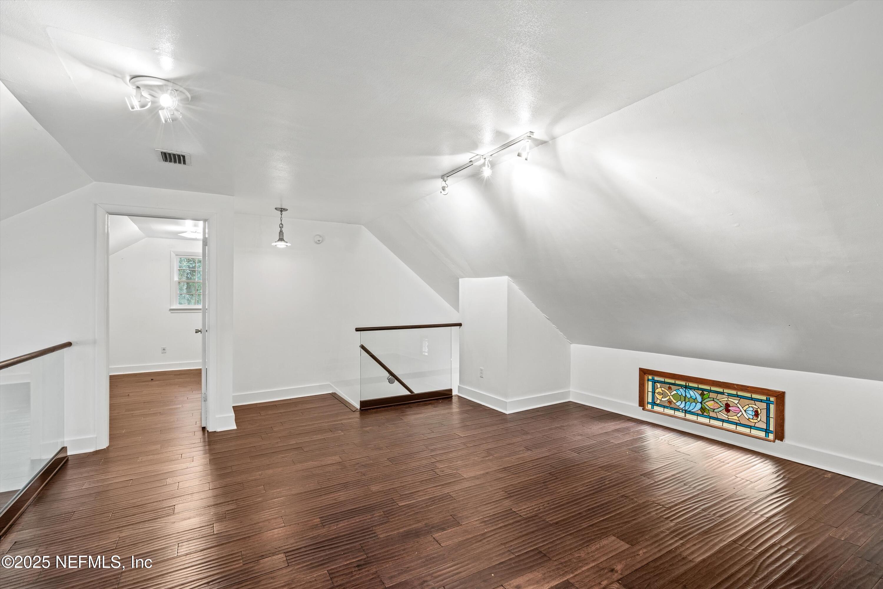 2226 LAUREL GROVE Lane