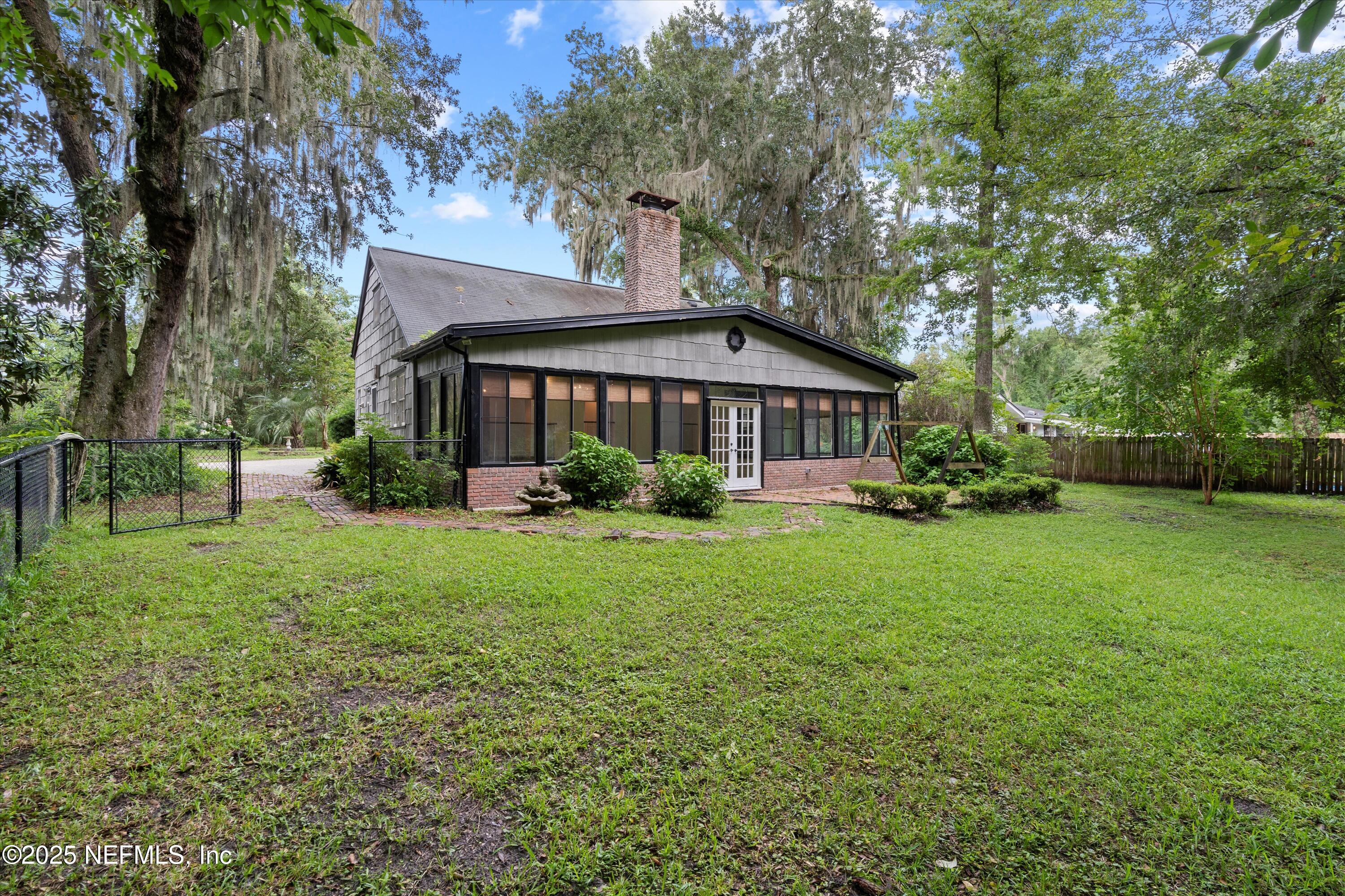 2226 LAUREL GROVE Lane