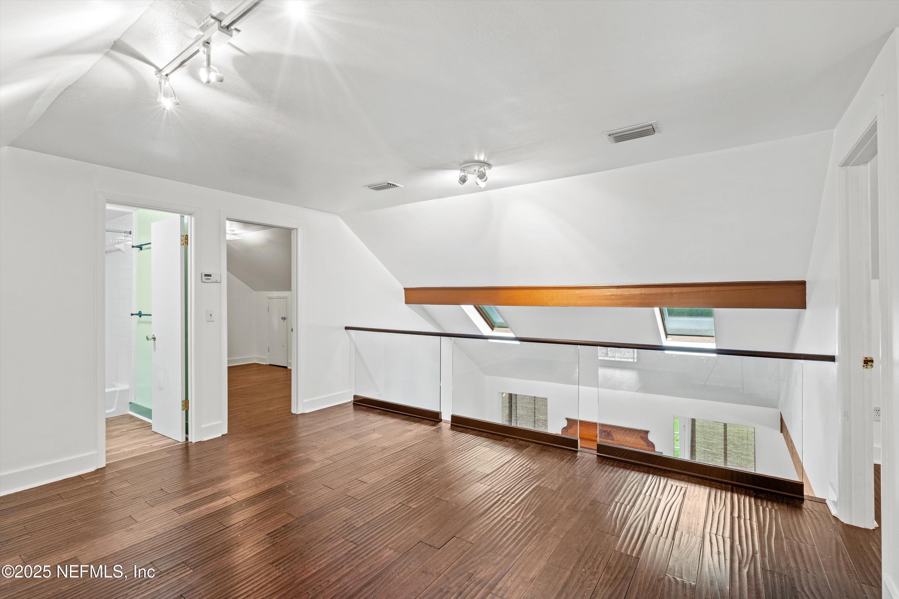 2226 LAUREL GROVE Lane