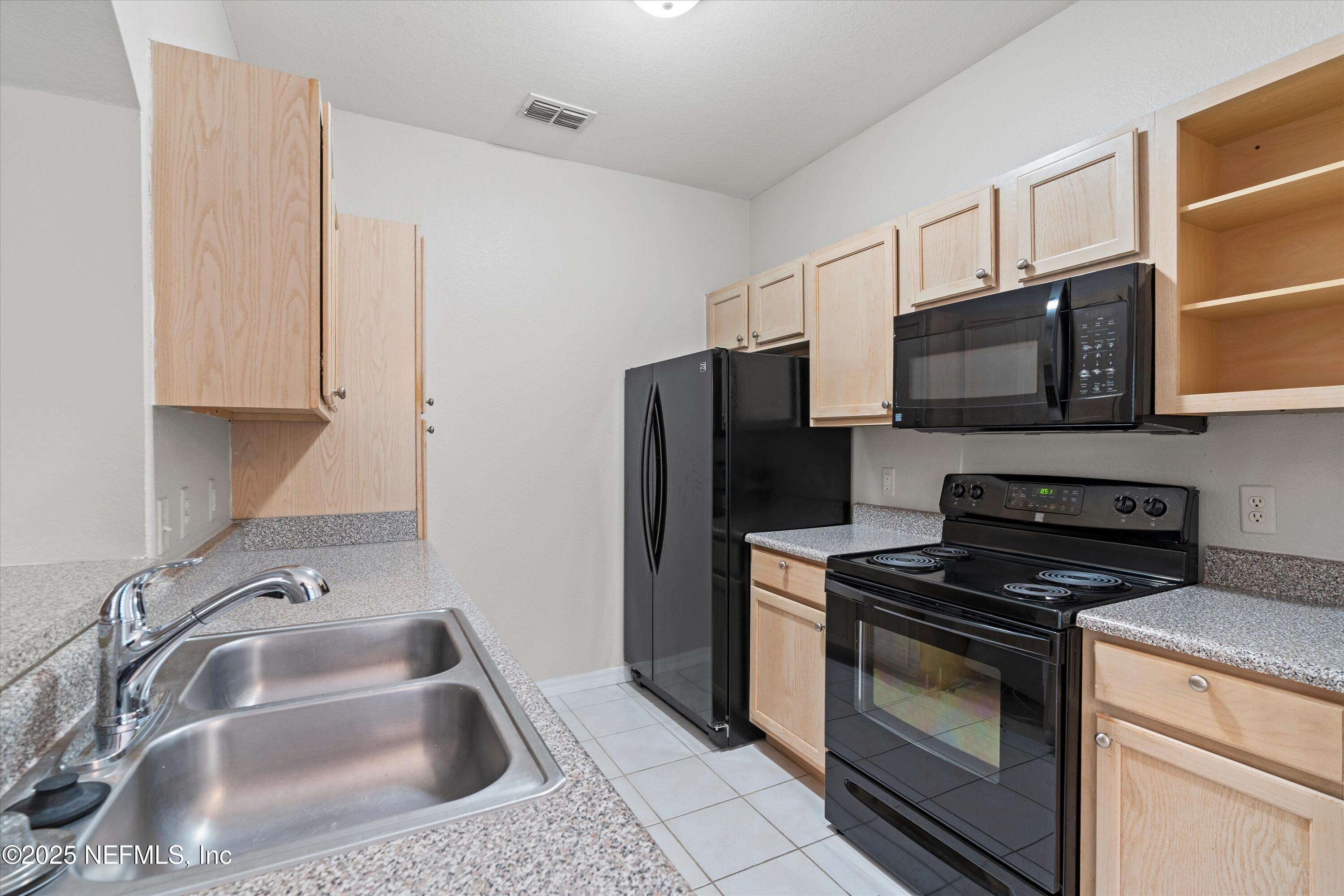 7800 POINT MEADOWS Drive, 526