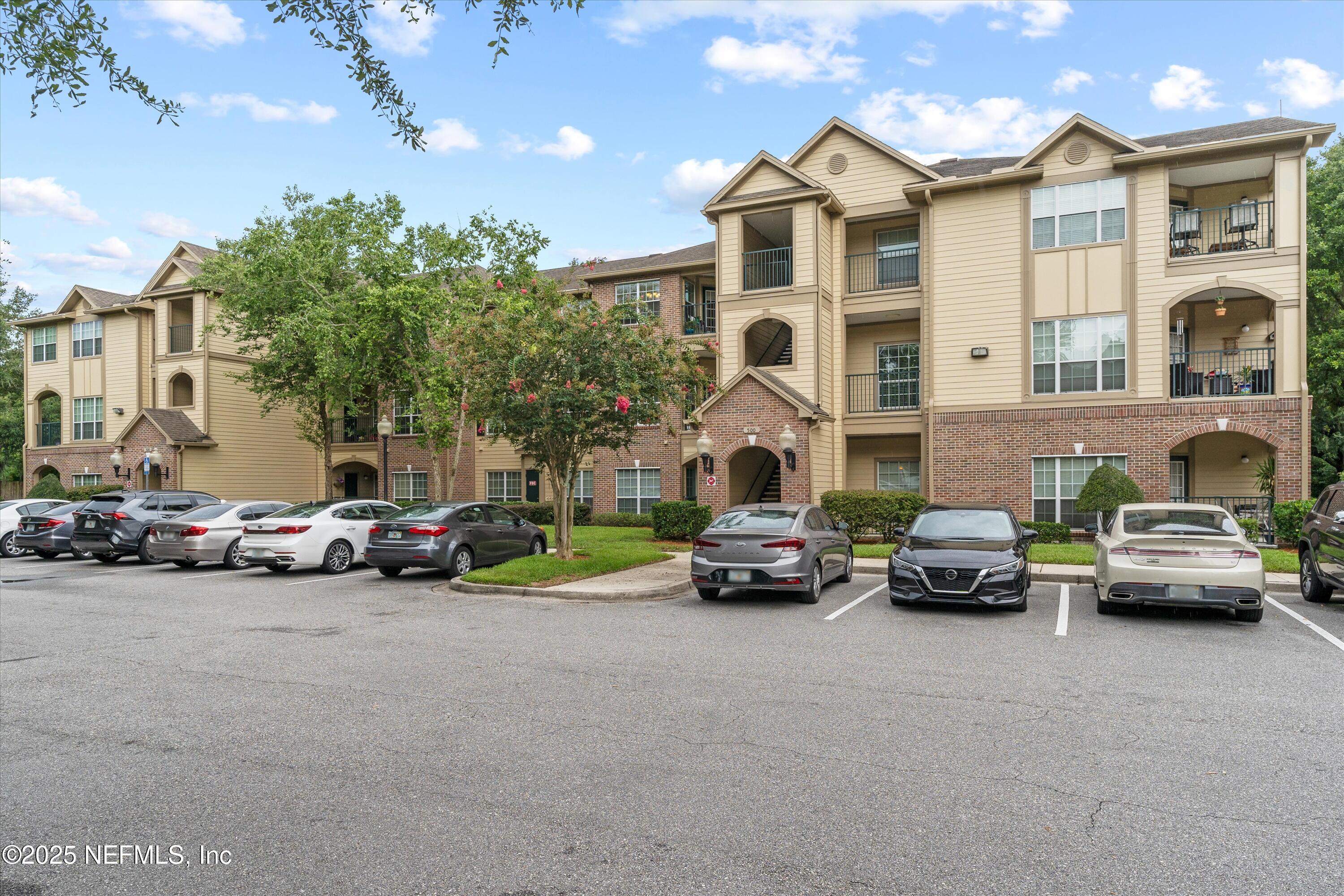 7800 POINT MEADOWS Drive, 526