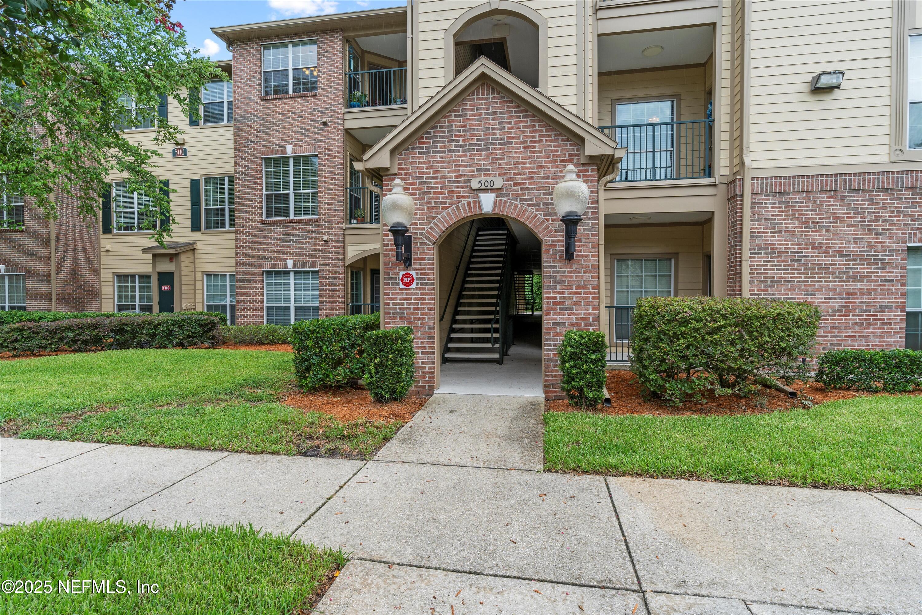 7800 POINT MEADOWS Drive, 526