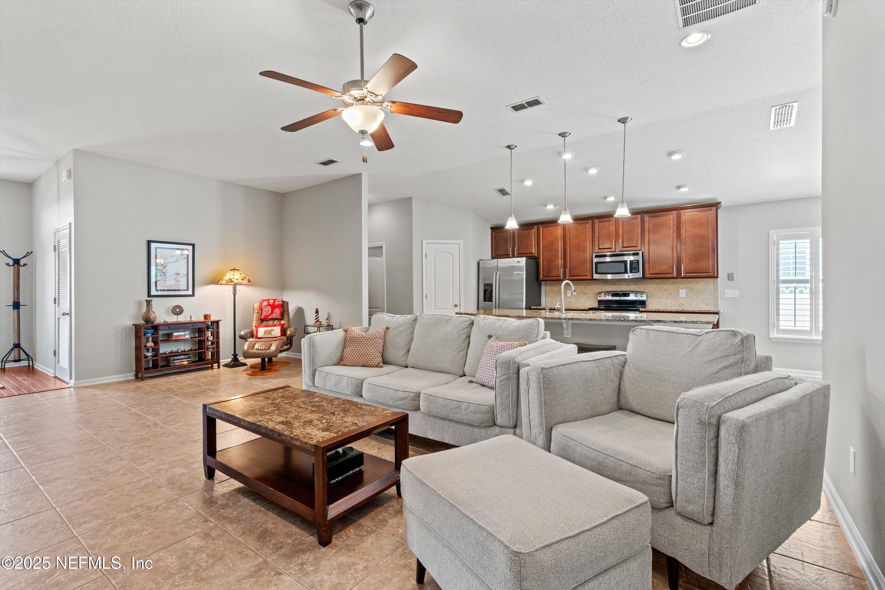 117 RIVER DEE Drive, St. Johns