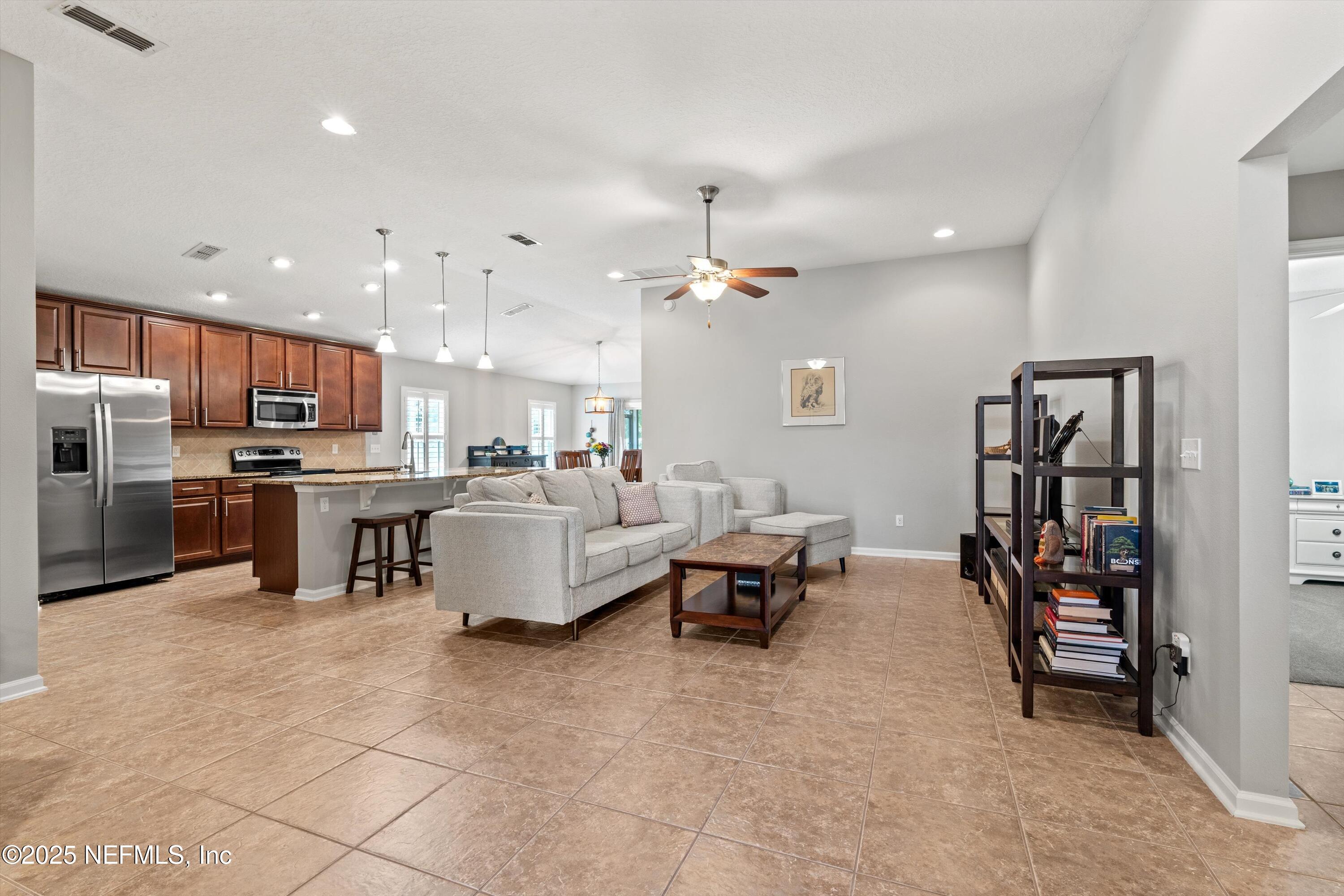 117 RIVER DEE Drive, St. Johns