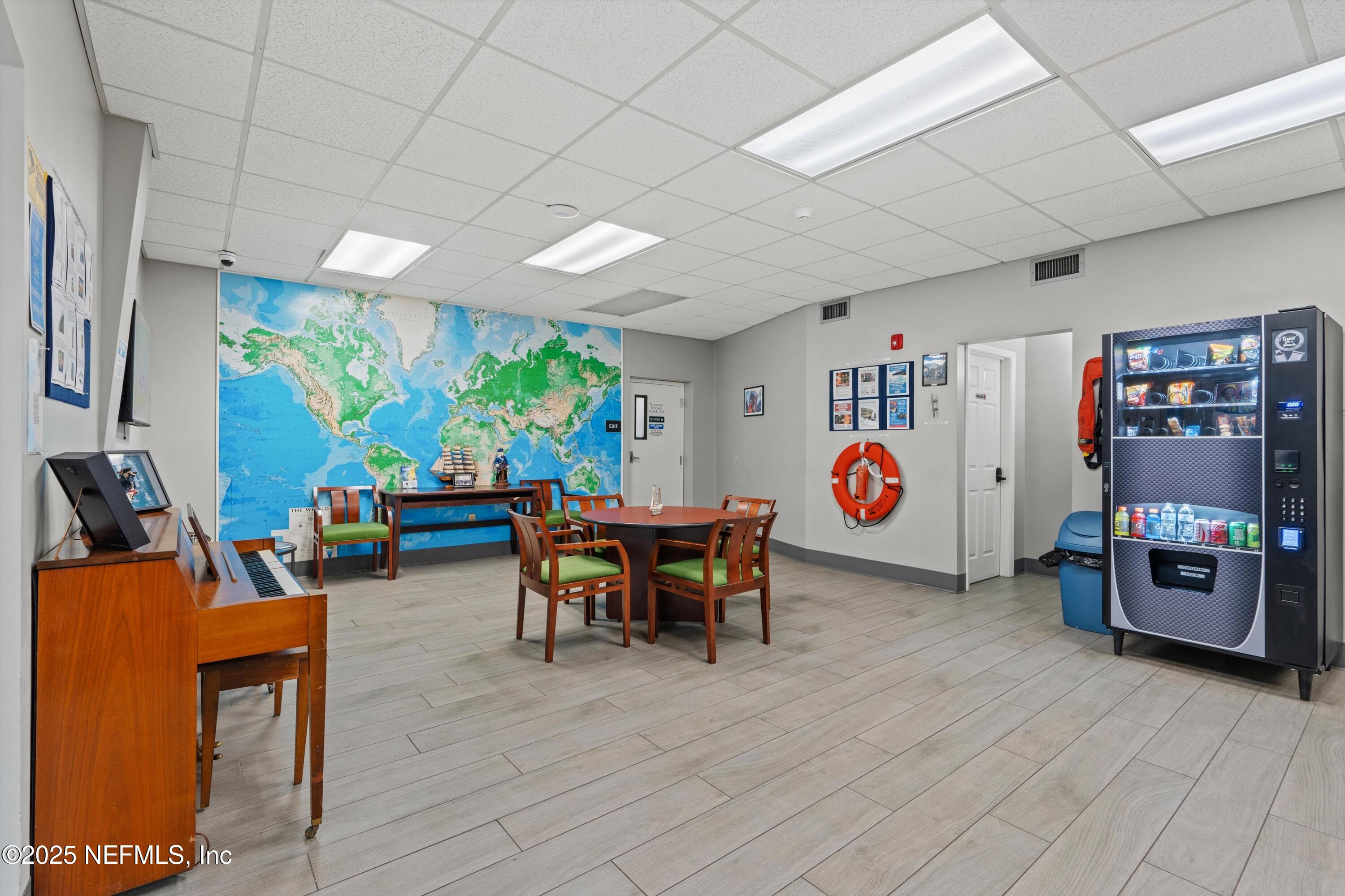 3787 OLD MIDDLEBURG Road N