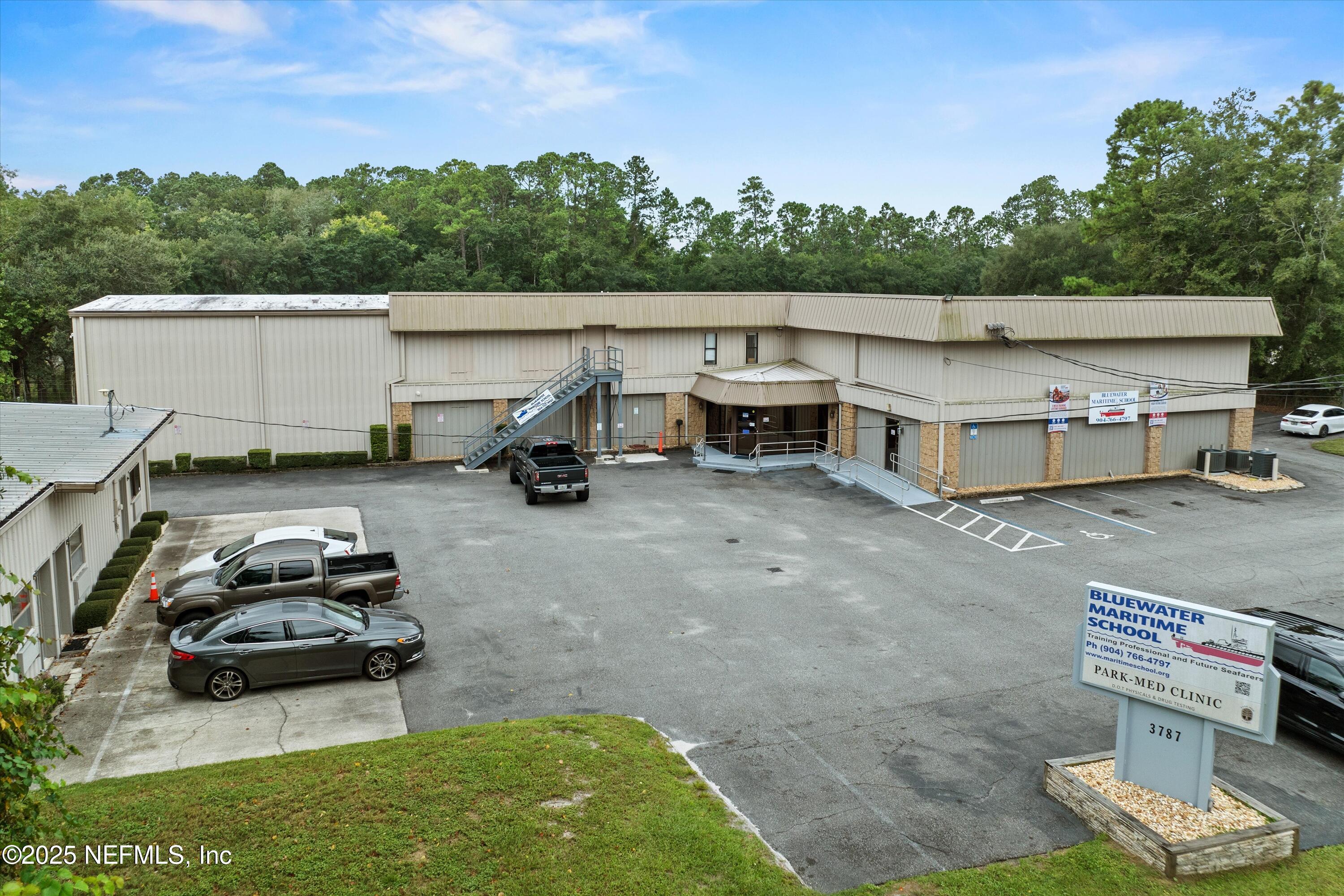 3787 OLD MIDDLEBURG Road N