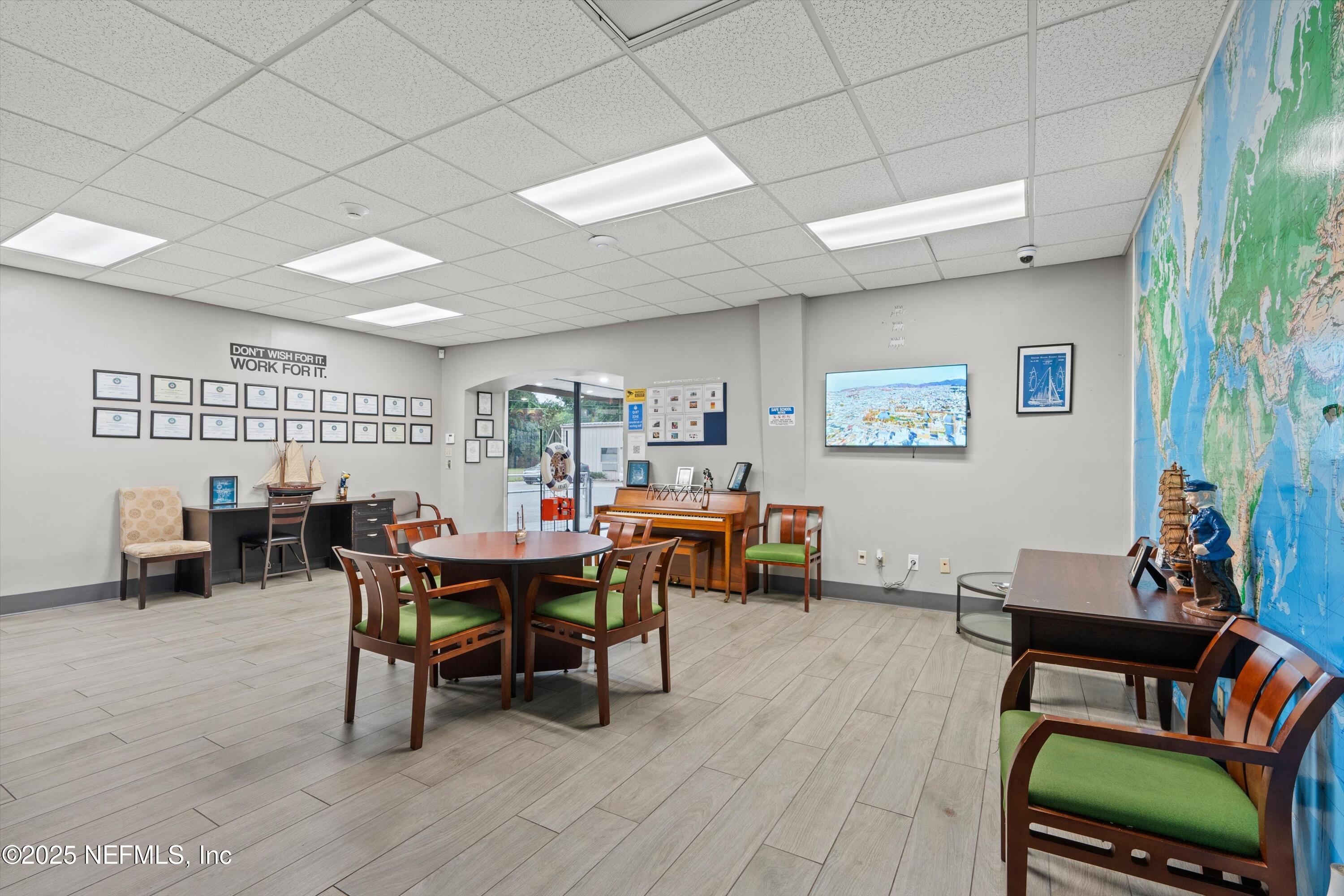 3787 OLD MIDDLEBURG Road N