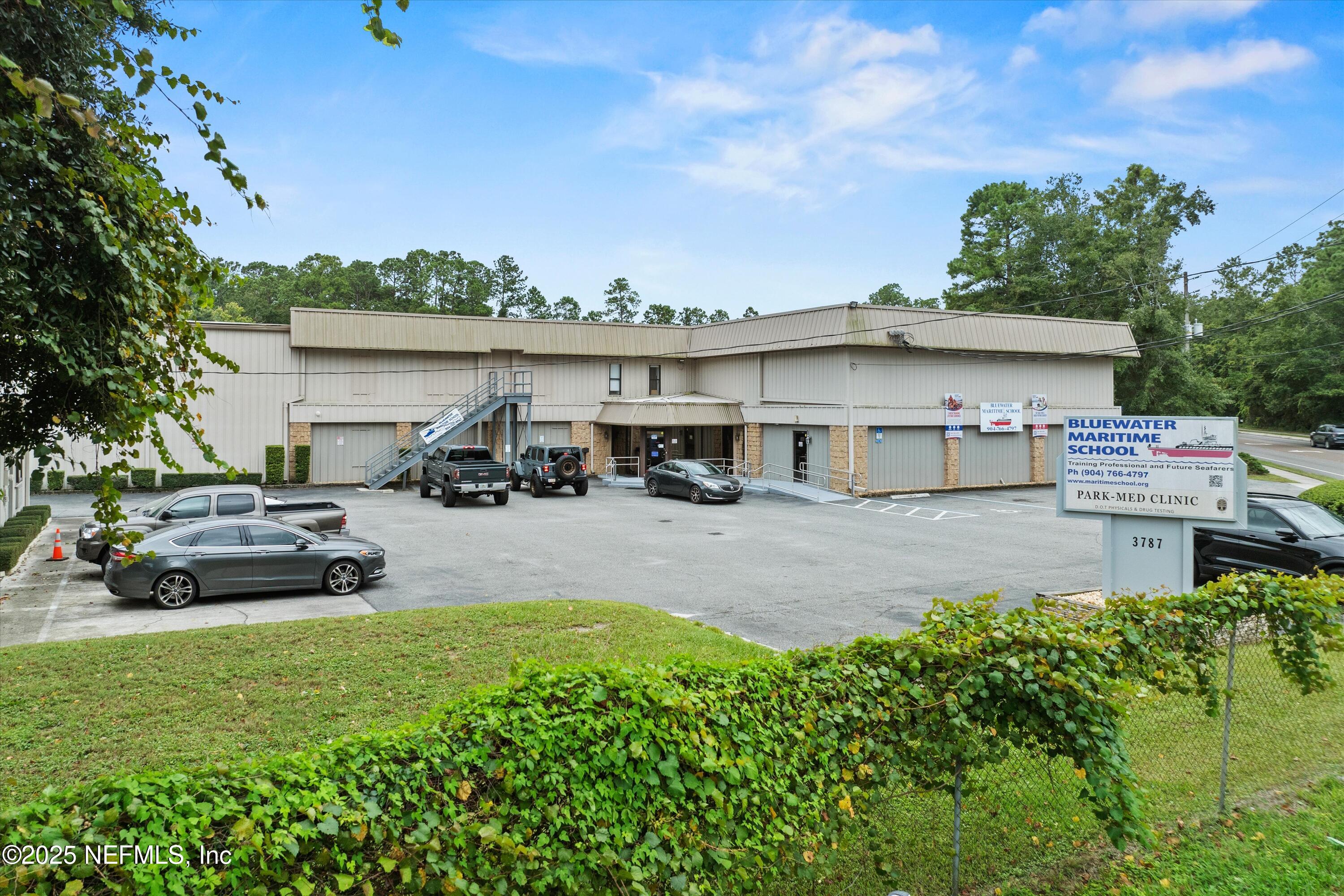 3787 OLD MIDDLEBURG Road N