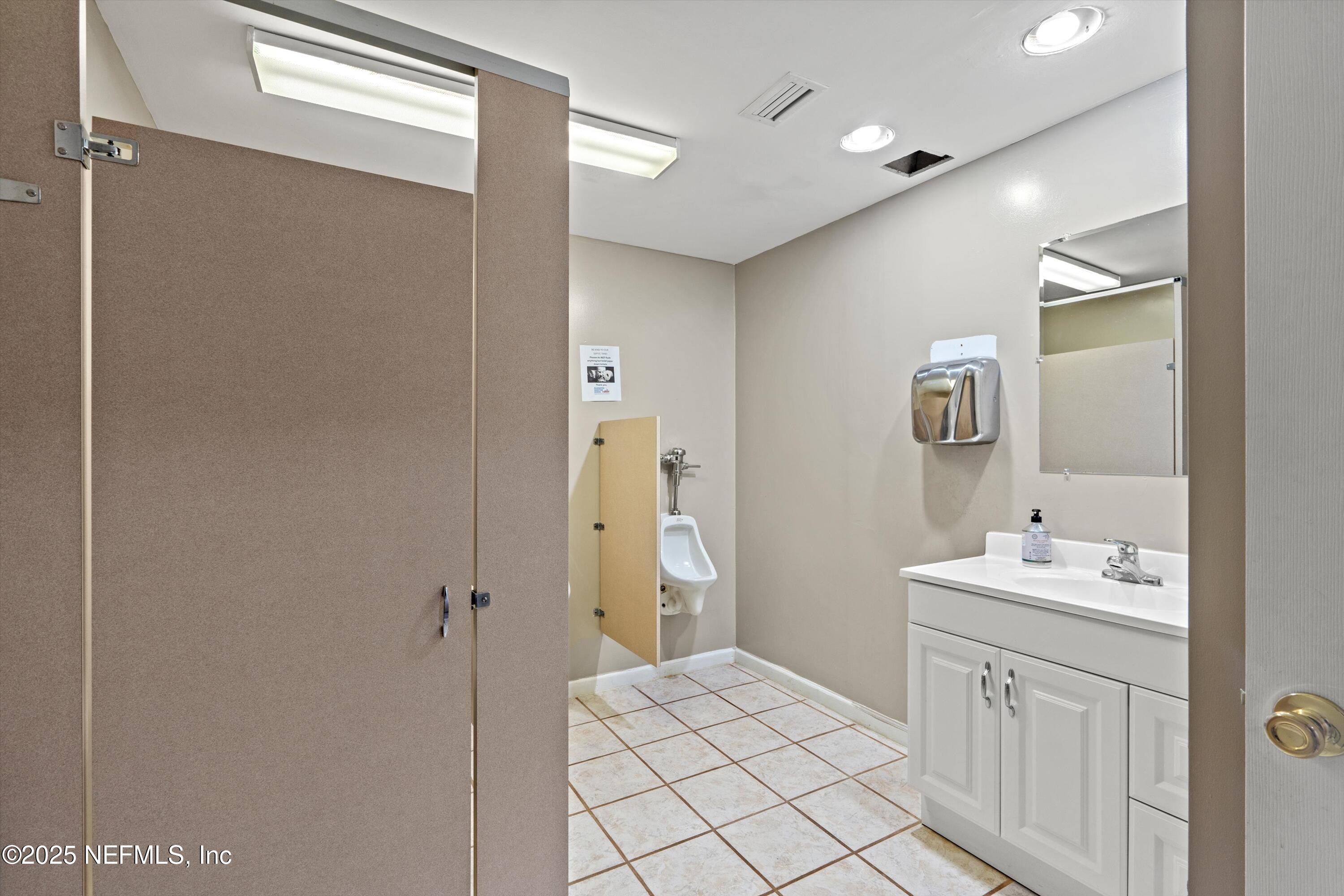 3787 OLD MIDDLEBURG Road N