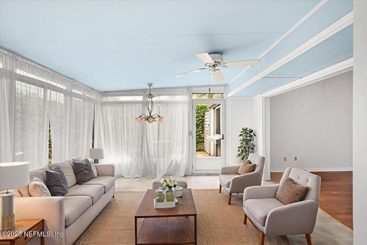 2649 L'ATRIUM Circle S