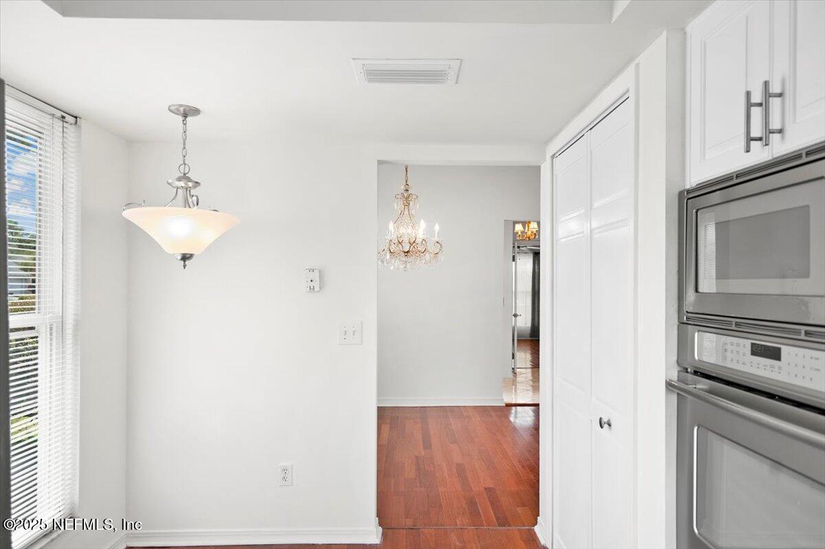 2649 L'ATRIUM Circle S