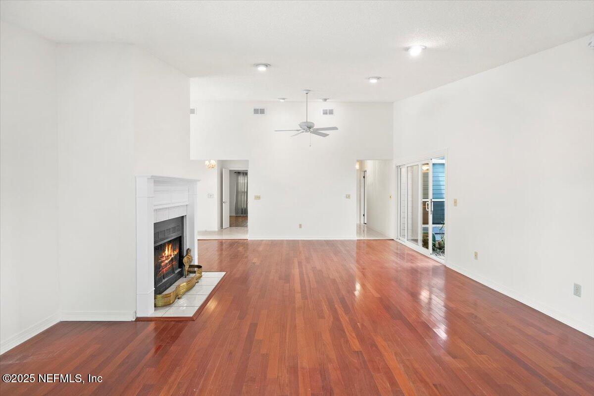 2649 L'ATRIUM Circle S