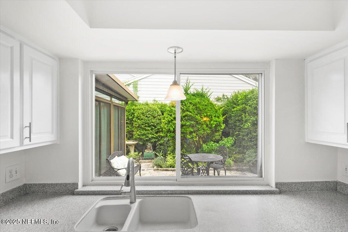 2649 L'ATRIUM Circle S