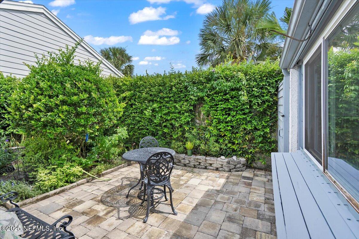 2649 L'ATRIUM Circle S