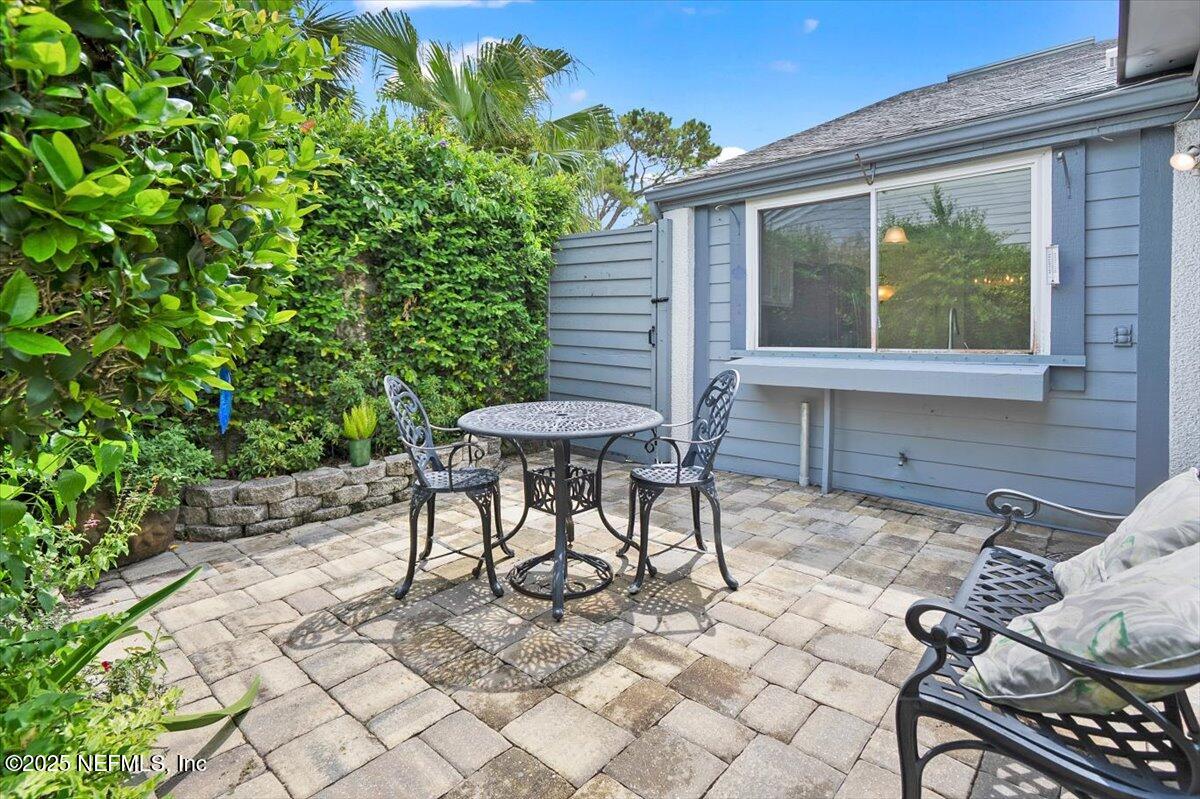 2649 L'ATRIUM Circle S