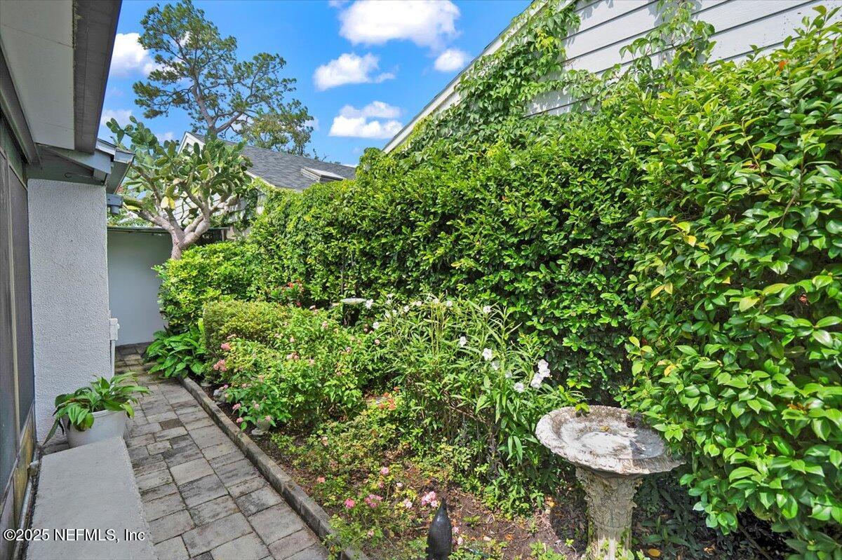 2649 L'ATRIUM Circle S