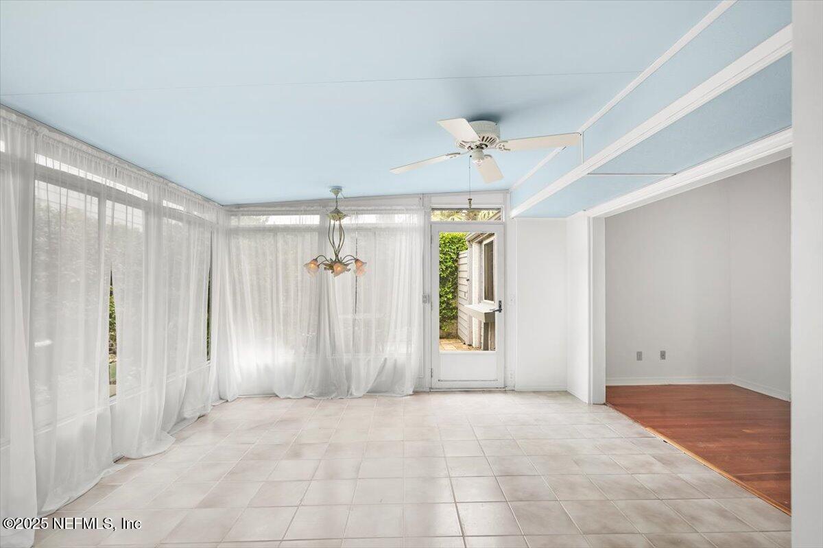 2649 L'ATRIUM Circle S