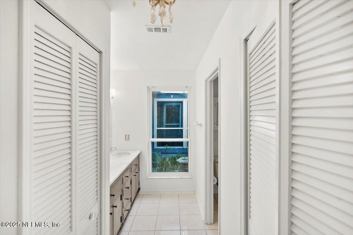 2649 L'ATRIUM Circle S