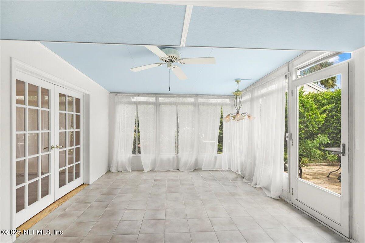 2649 L'ATRIUM Circle S