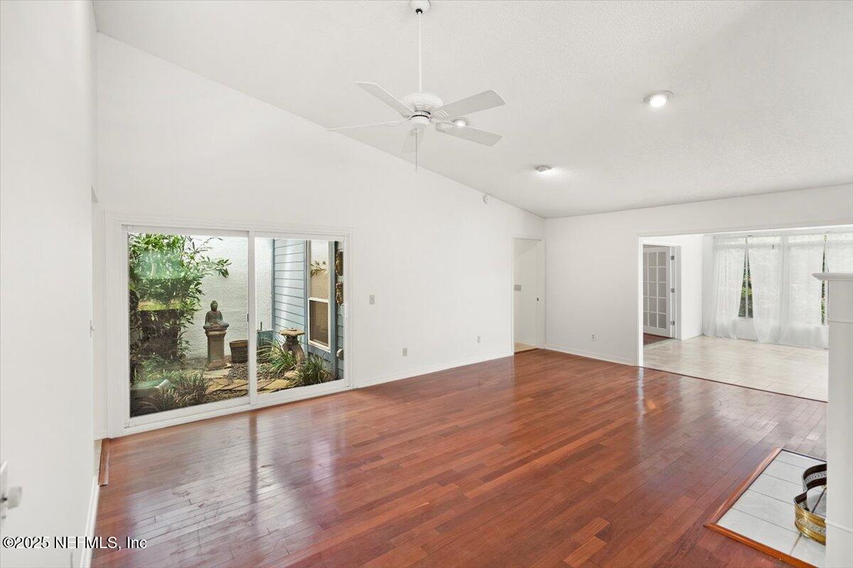 2649 L'ATRIUM Circle S