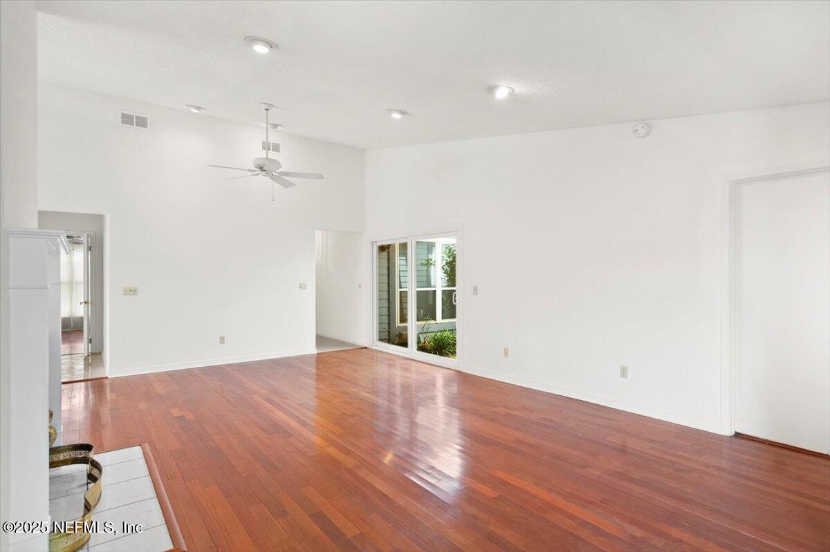 2649 L'ATRIUM Circle S