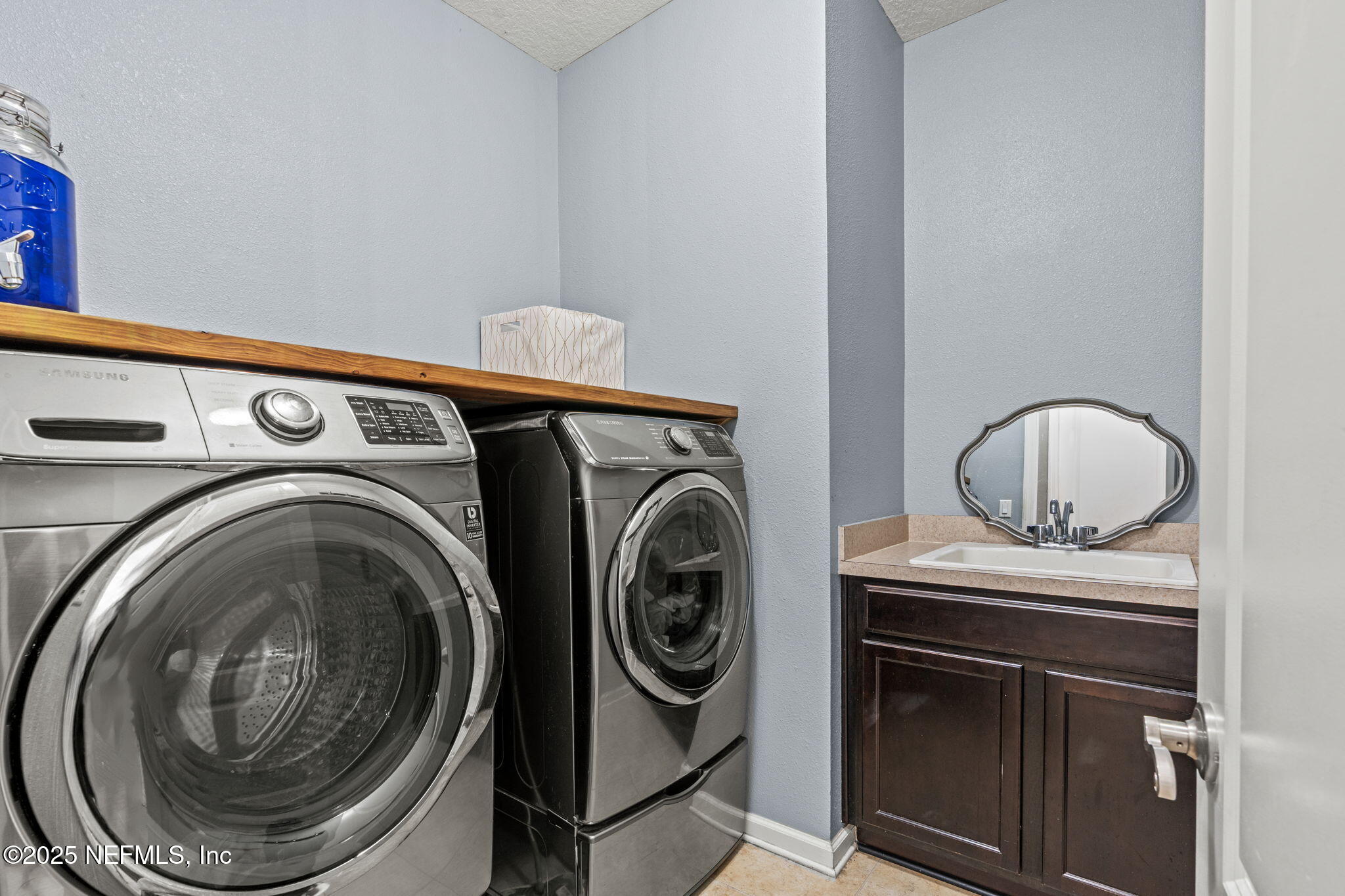 15901 LEXINGTON PARK Boulevard