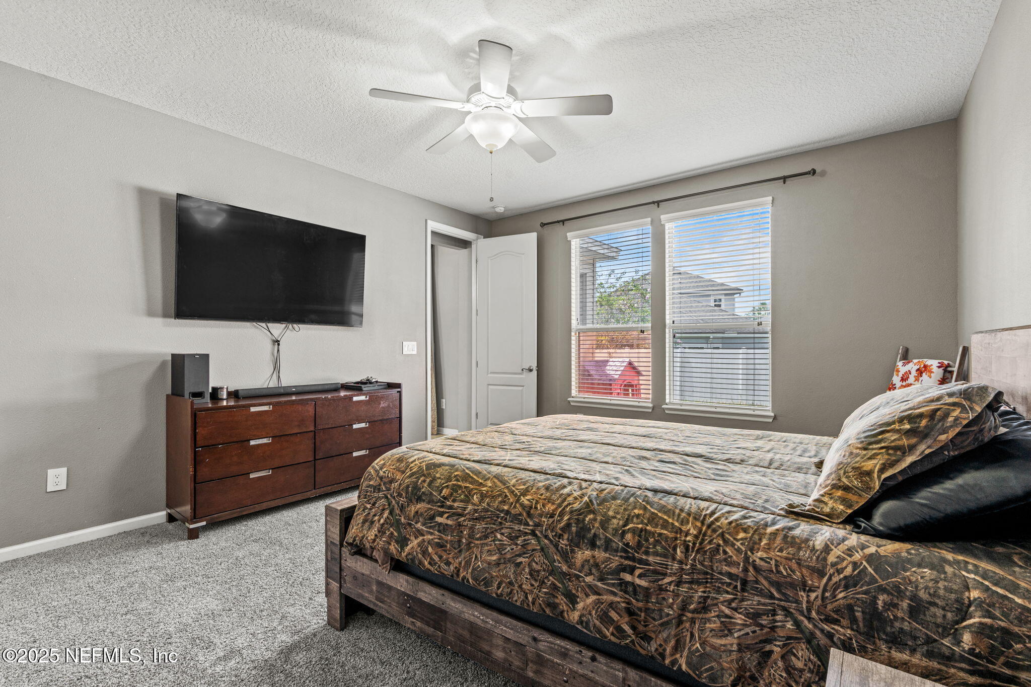 15901 LEXINGTON PARK Boulevard