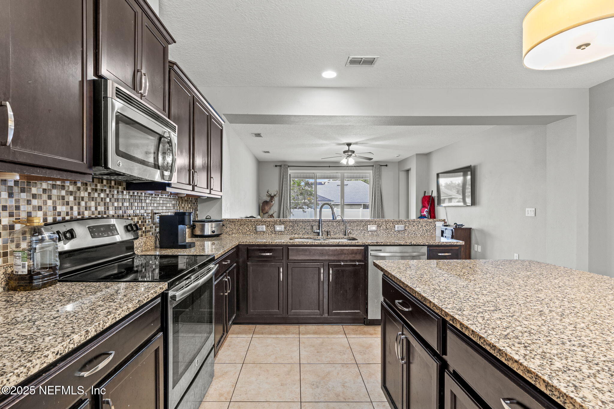 15901 LEXINGTON PARK Boulevard