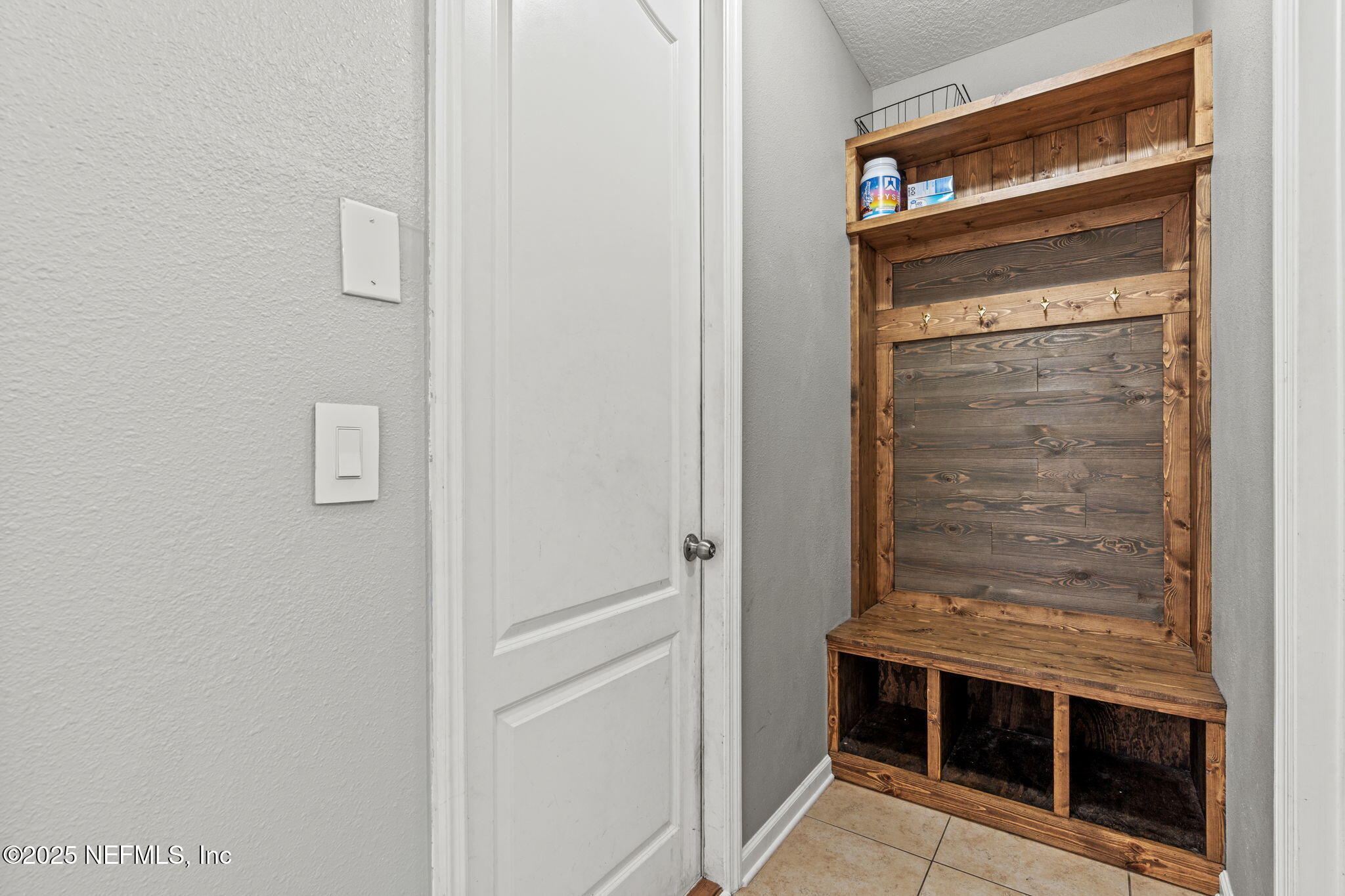 15901 LEXINGTON PARK Boulevard