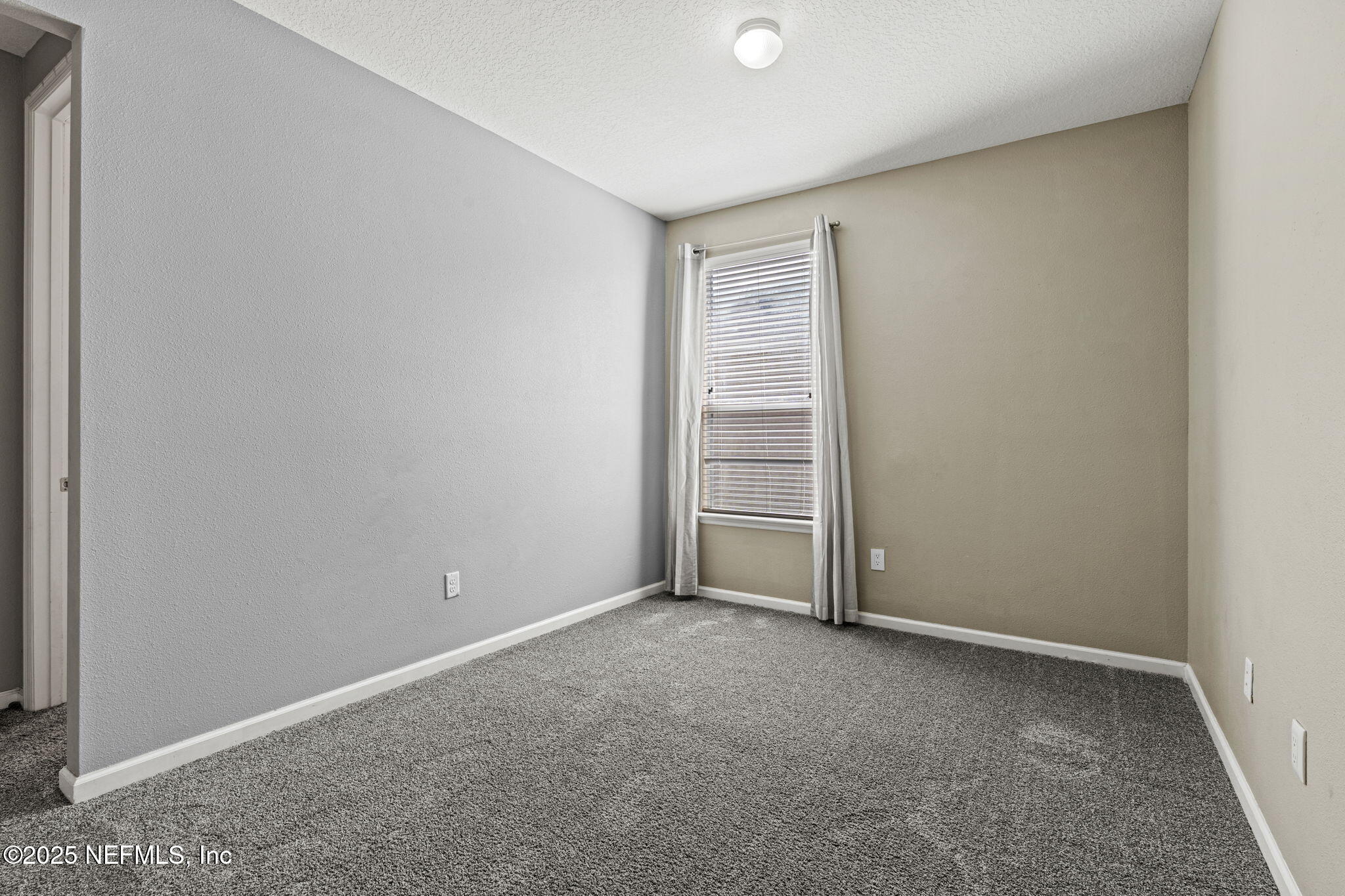 15901 LEXINGTON PARK Boulevard