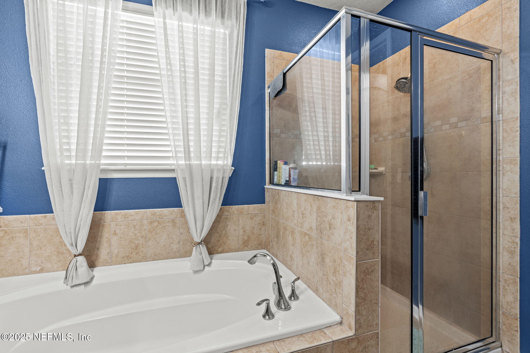 15901 LEXINGTON PARK Boulevard