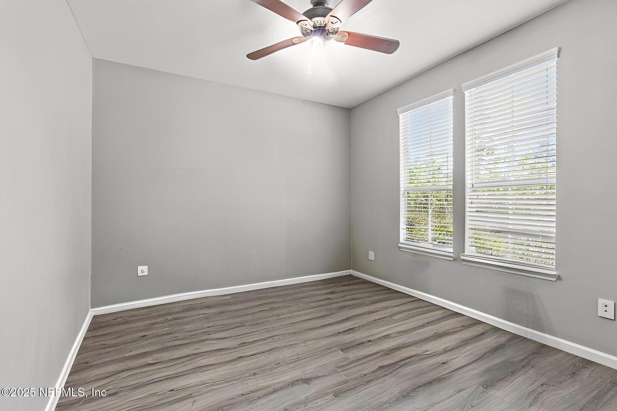 15901 LEXINGTON PARK Boulevard