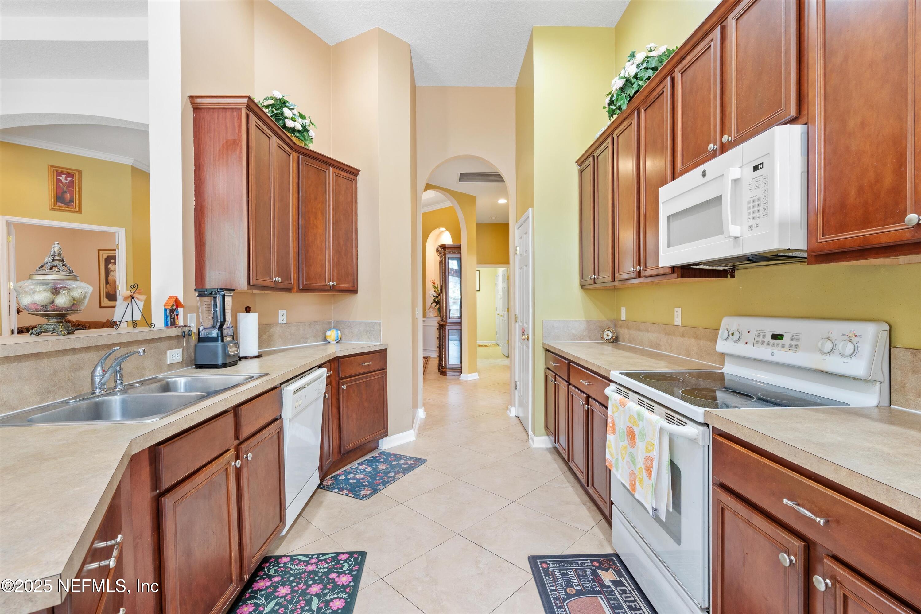 1016 GREEN PINE Circle