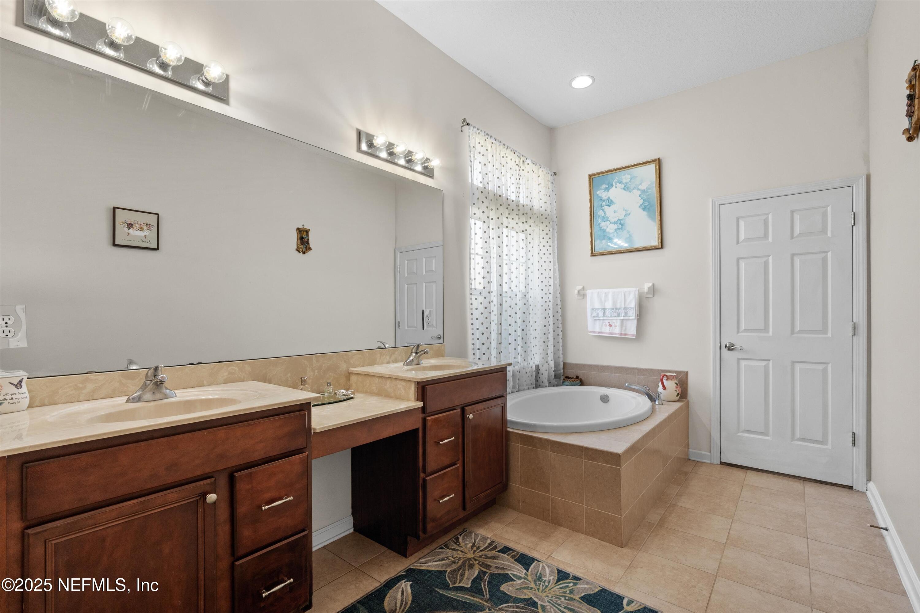 1016 GREEN PINE Circle