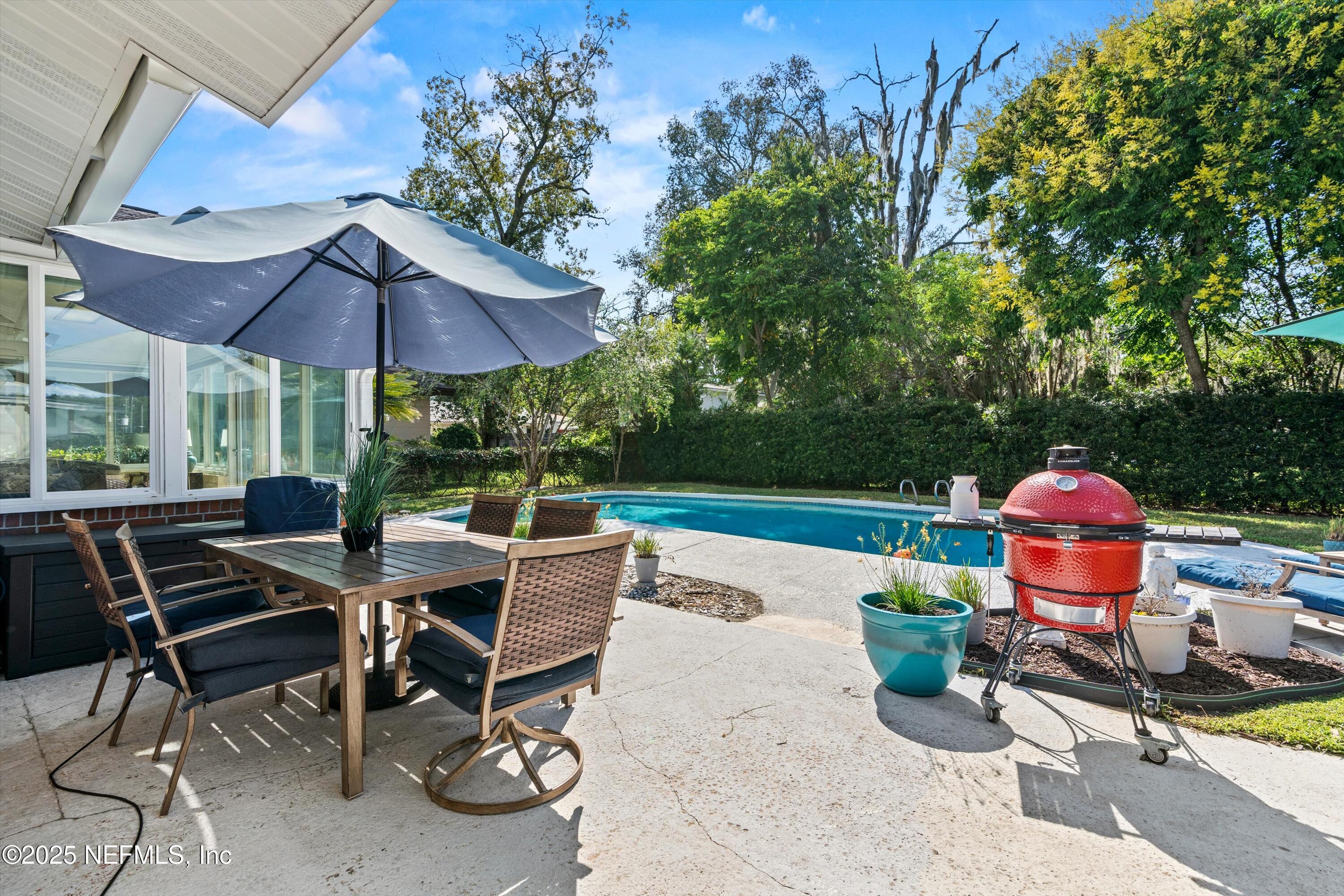 1620 MT VERNON Drive