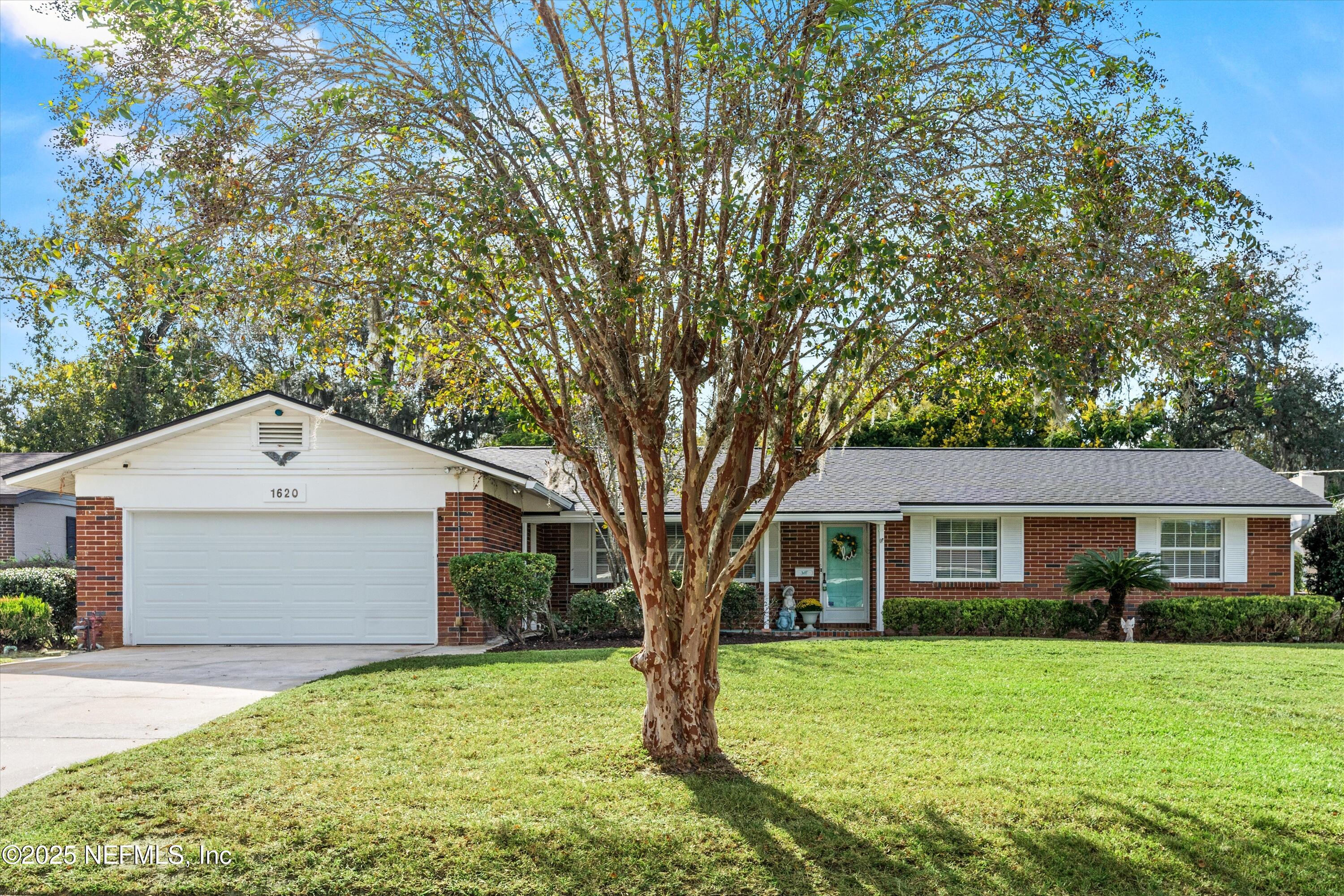 1620 MT VERNON Drive