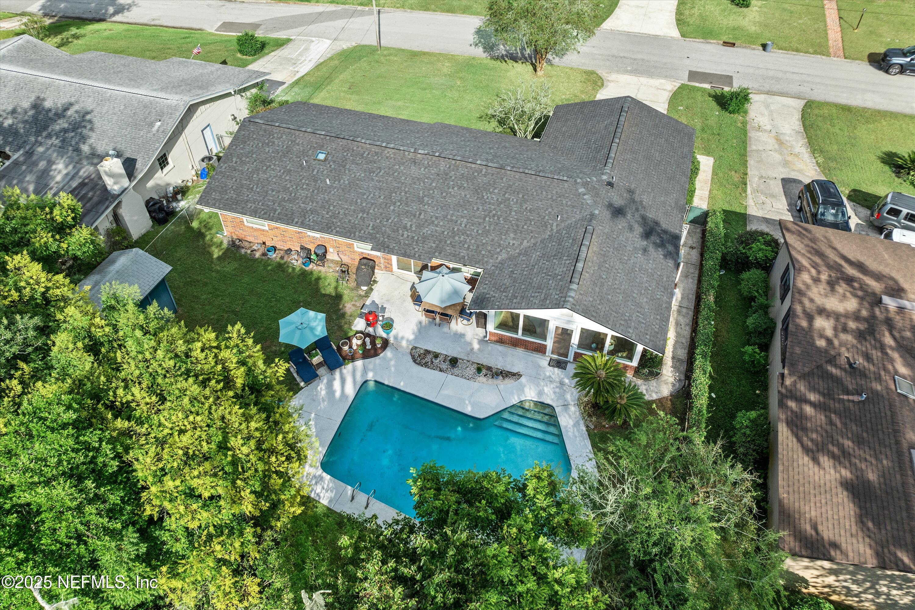1620 MT VERNON Drive