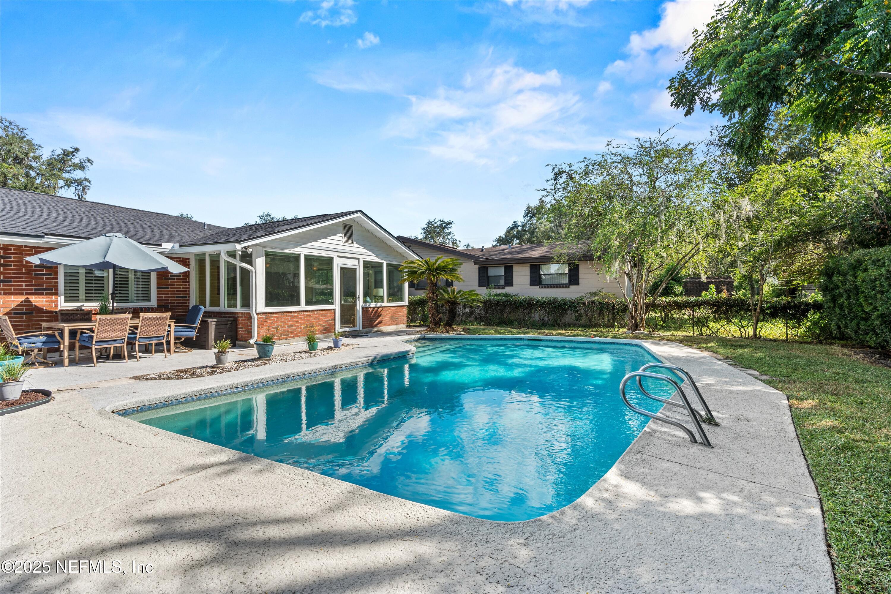 1620 MT VERNON Drive