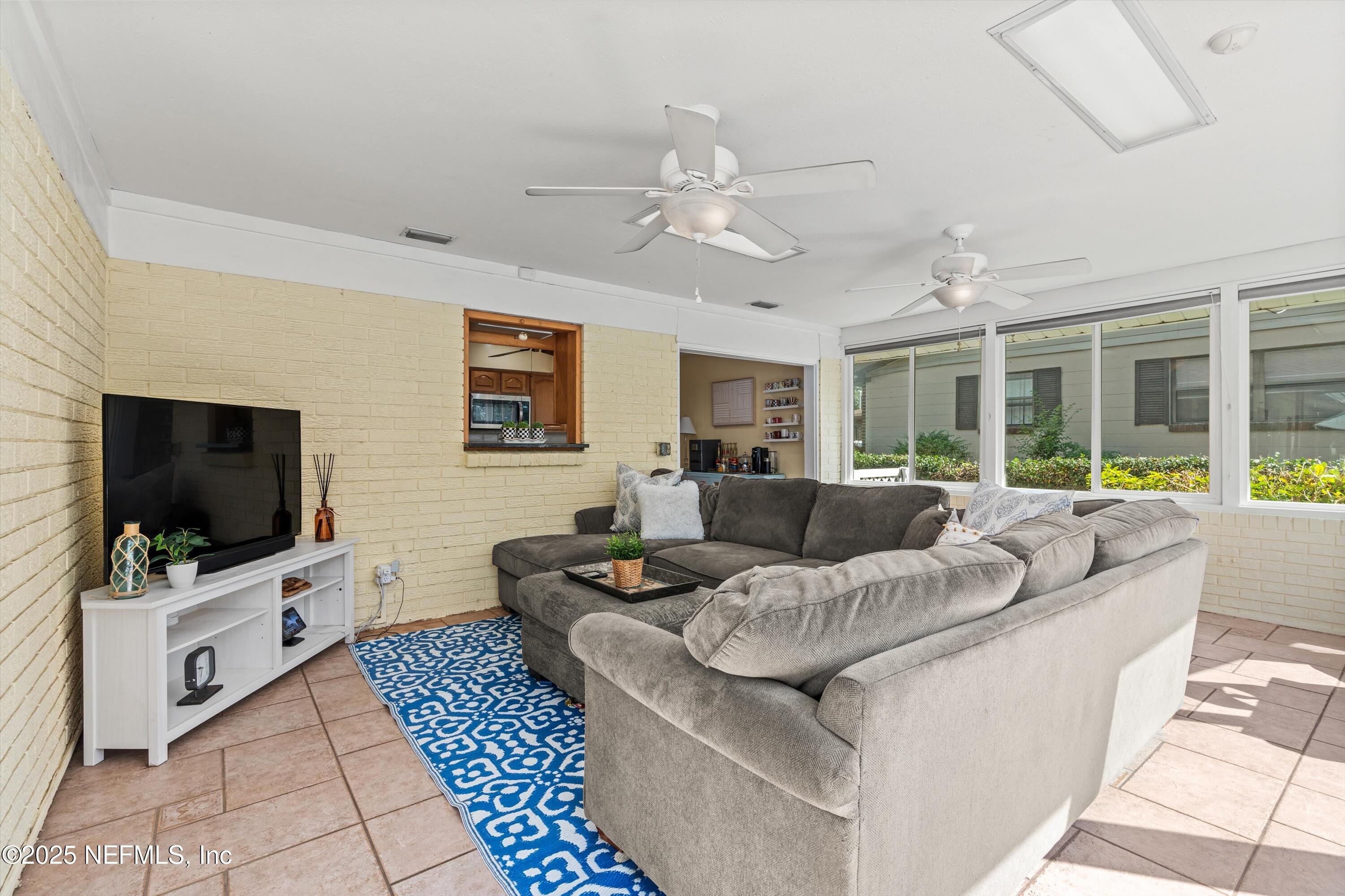 1620 MT VERNON Drive