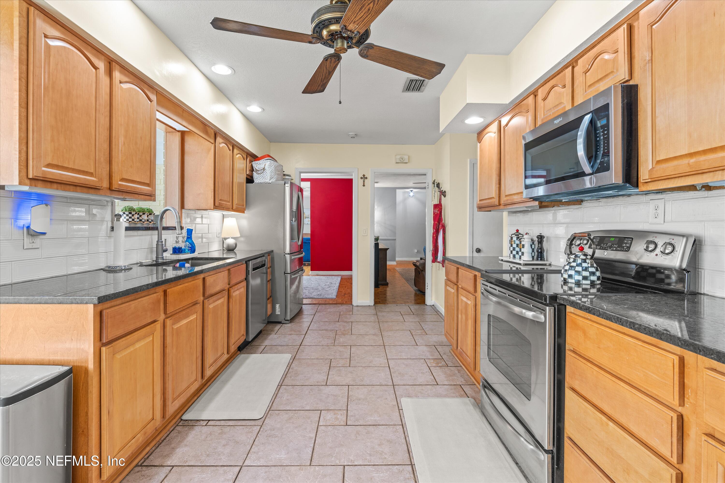 1620 MT VERNON Drive